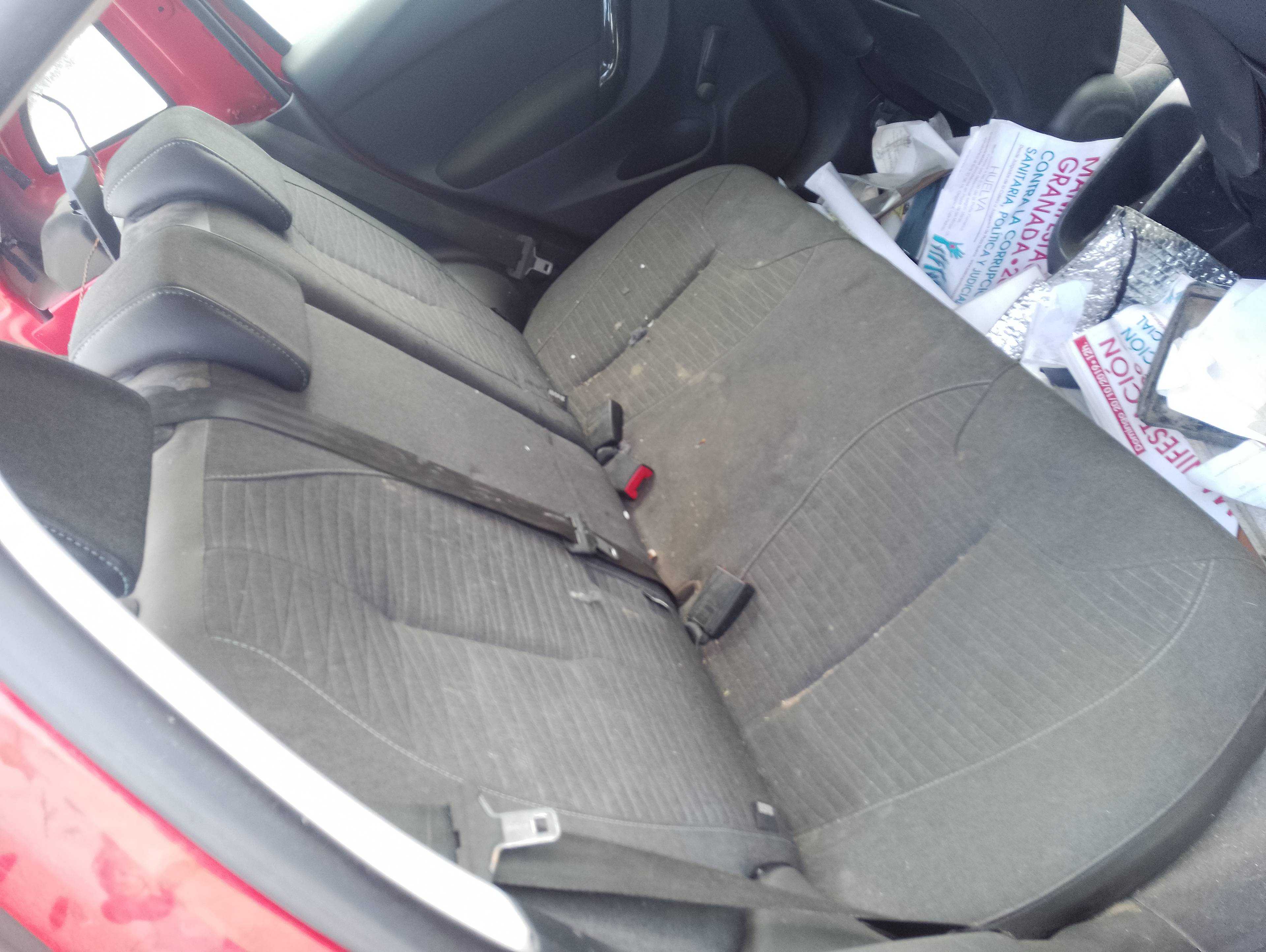 Recambio de asientos traseros para citroën c3 live edition referencia OEM IAM   