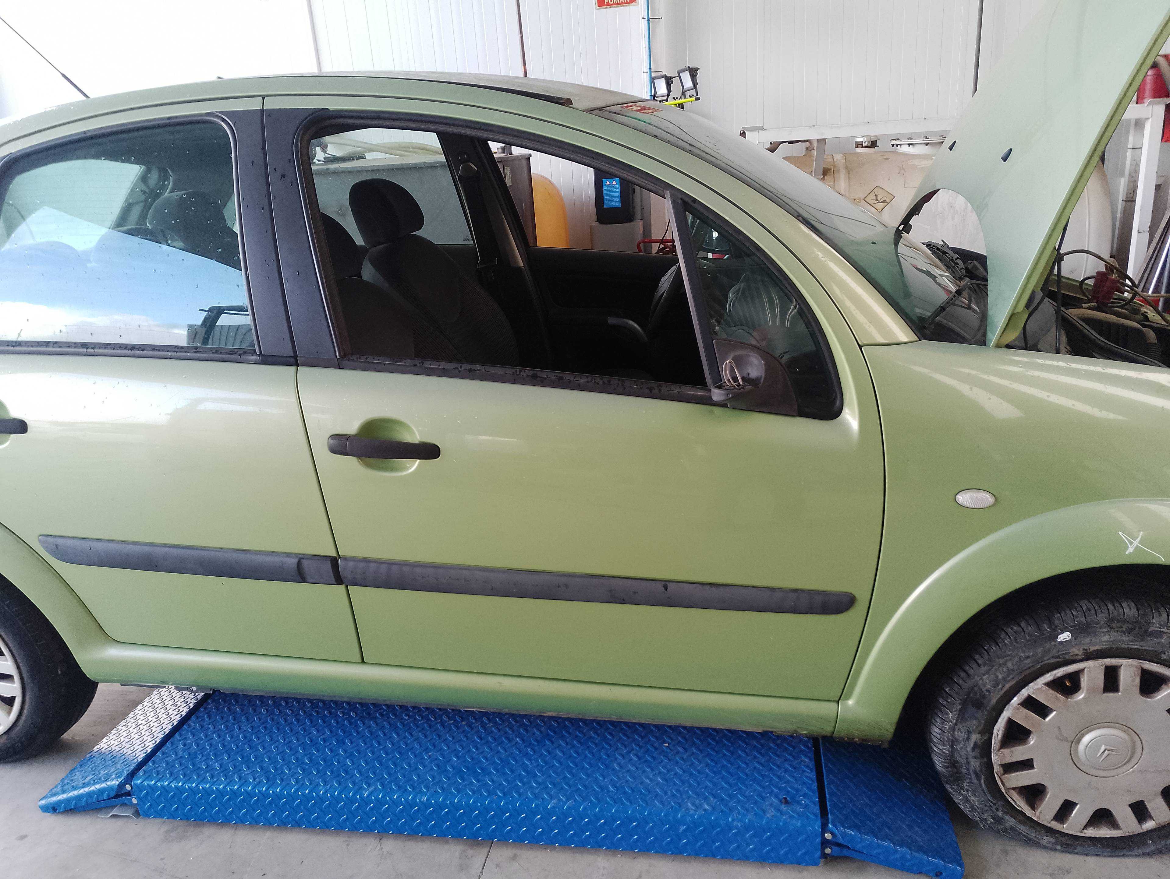 Recambio de puerta delantera derecha para citroën c3 1.1 satisfaction referencia OEM IAM   