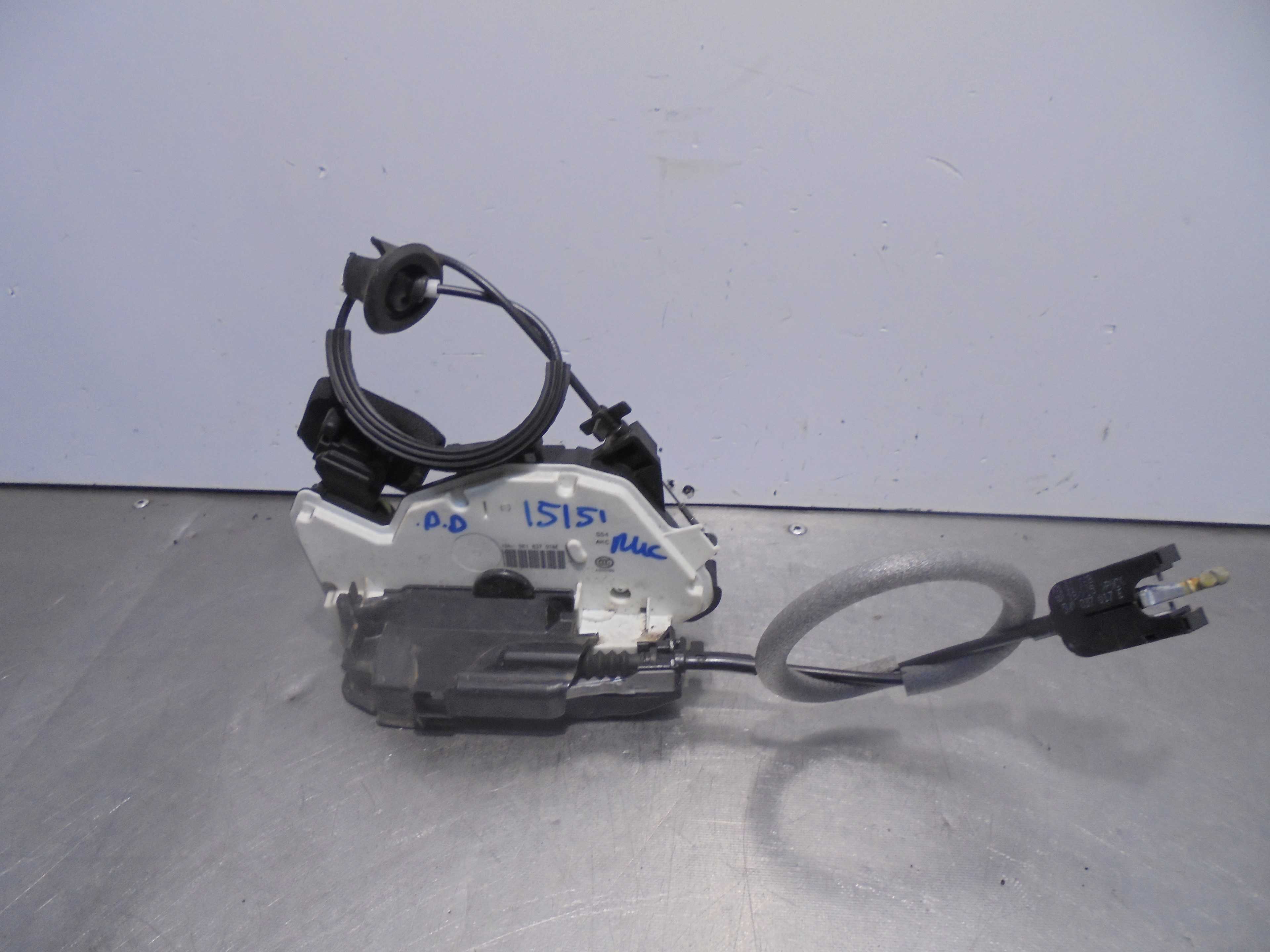 Recambio de cerradura puerta delantera derecha para seat leon (5f1) 1.2 tsi referencia OEM IAM 5K4839016Q ELECTRICA 5 PUERTAS 