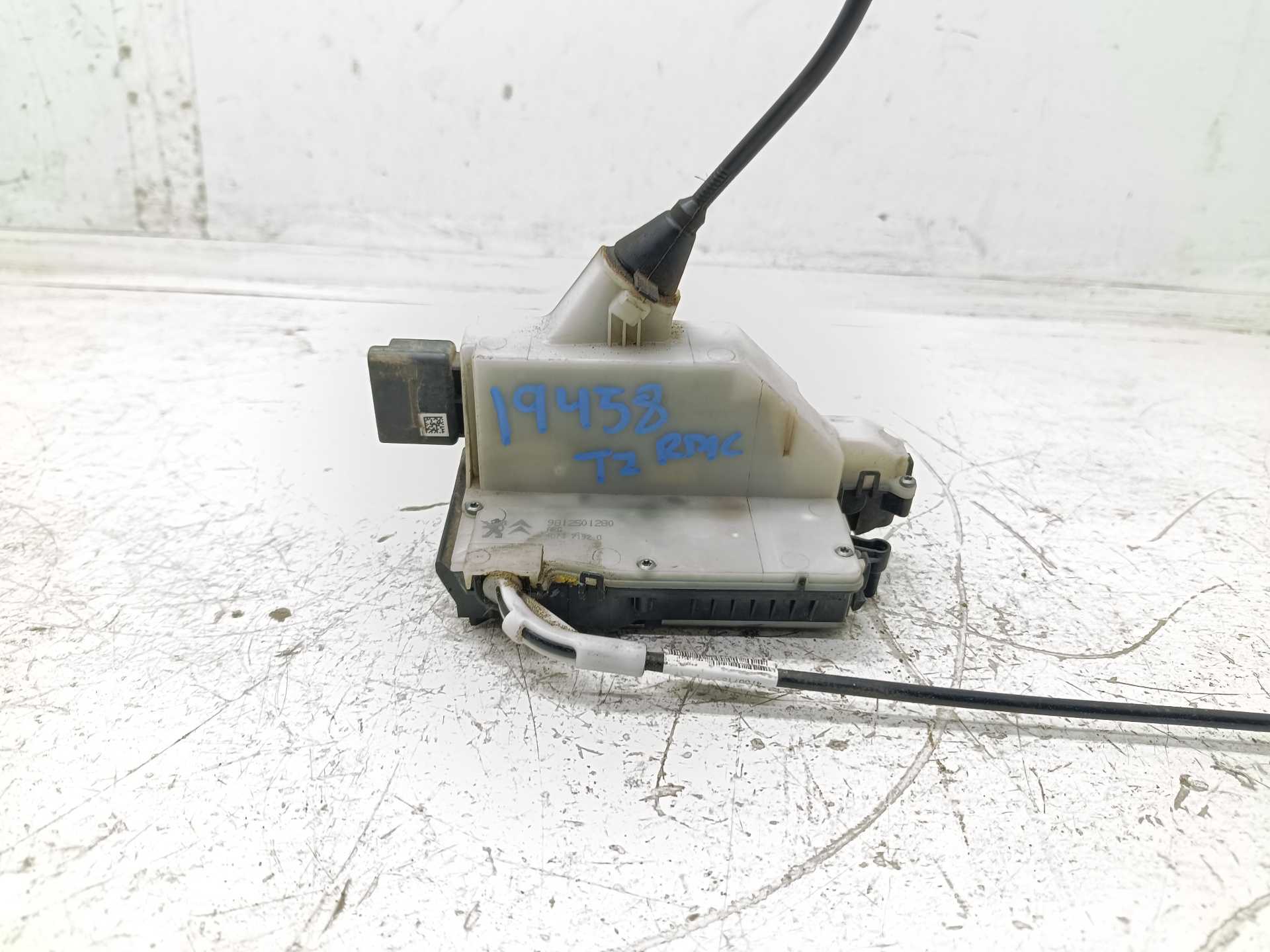 Recambio de cerradura puerta trasera izquierda para peugeot 208 style referencia OEM IAM 9812501280  