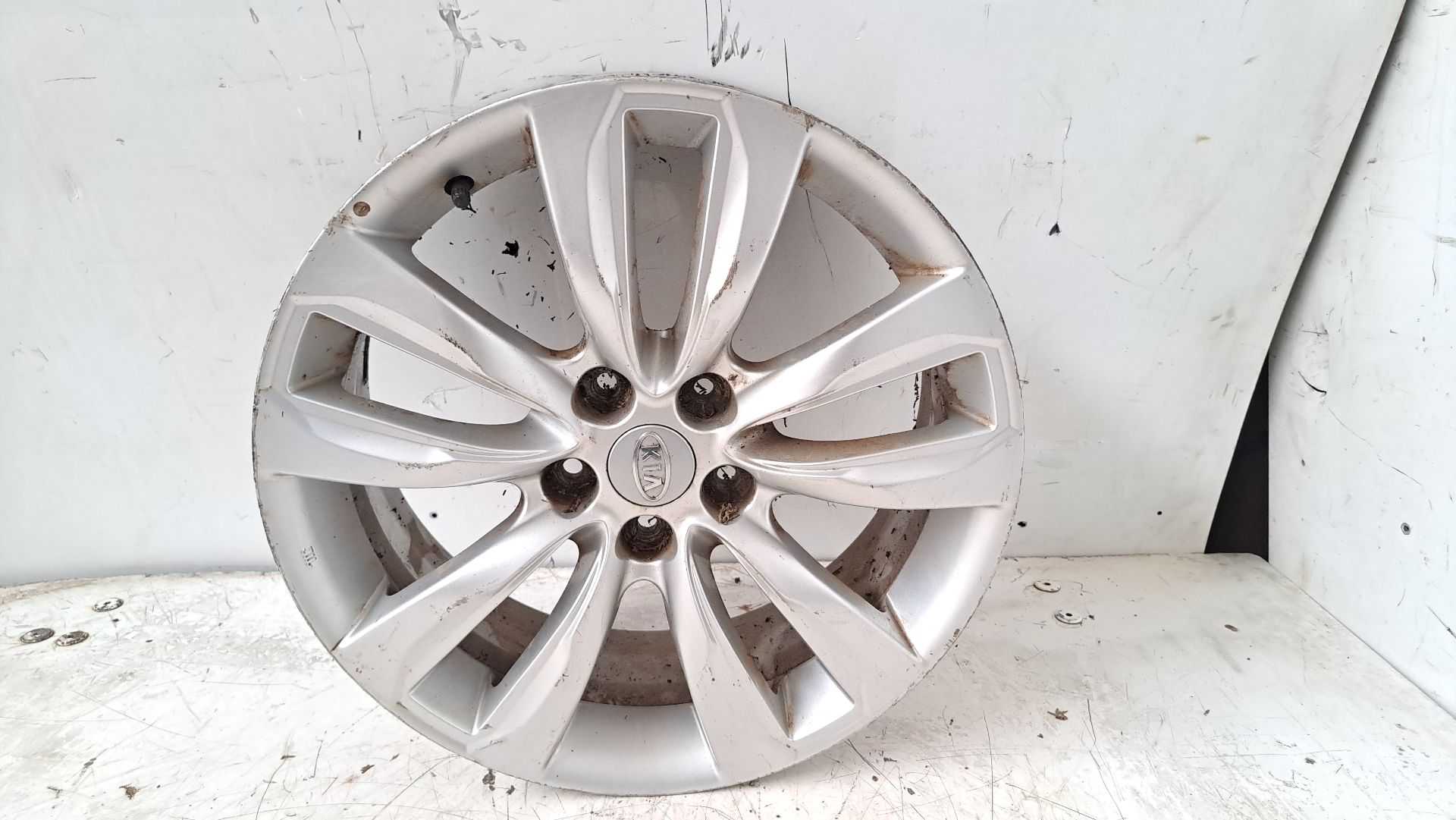 Recambio de llanta para kia sorento active 4wd referencia OEM IAM r18 529101u380 