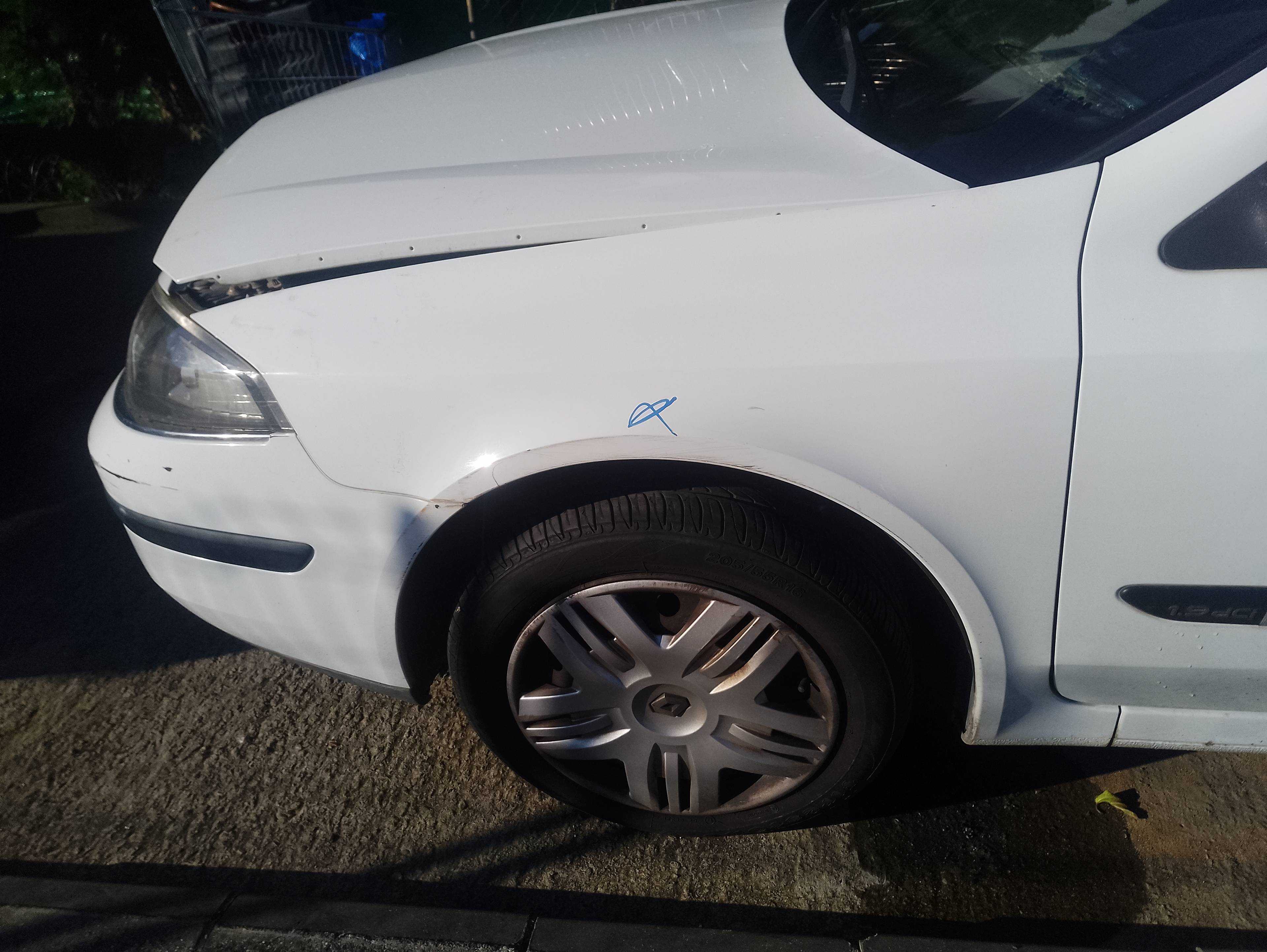 Recambio de aleta delantera izquierda para renault laguna ii (bg0) authentique referencia OEM IAM   