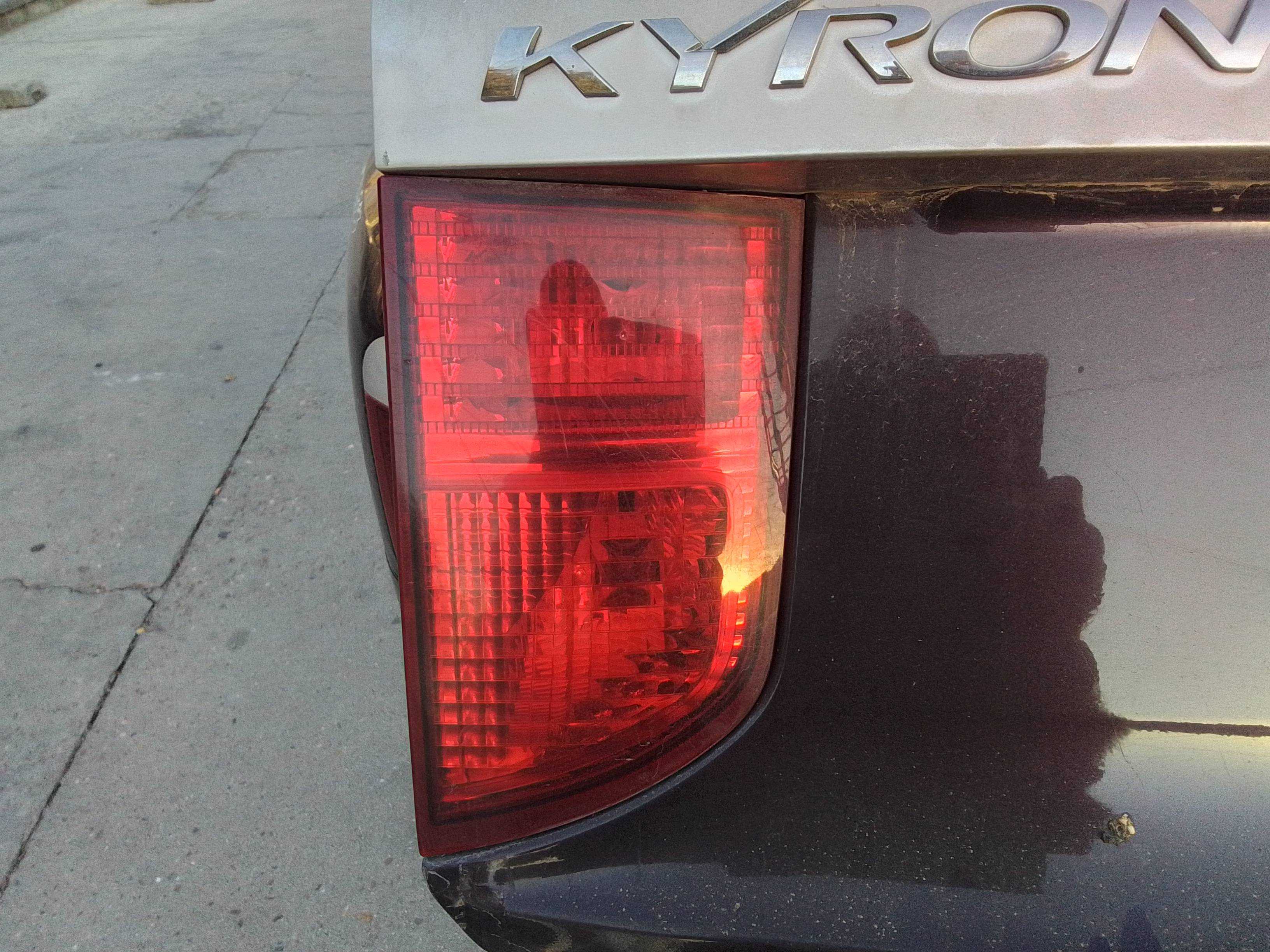 Recambio de piloto porton trasero izquierdo para ssangyong kyron 200 xdi limited referencia OEM IAM   