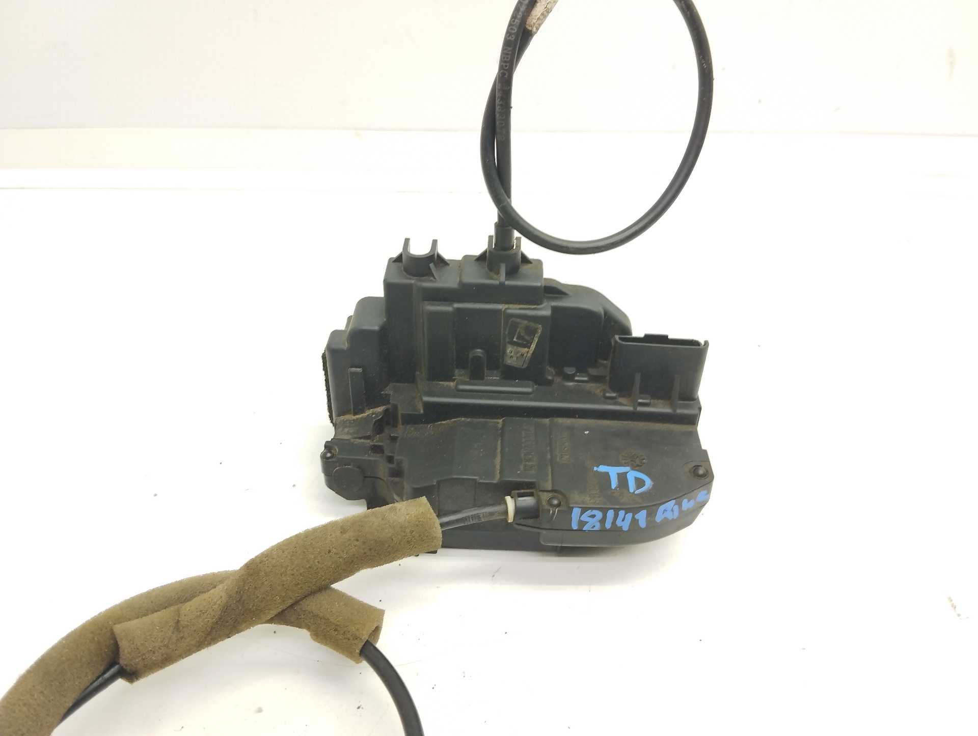 Recambio de cerradura puerta trasera derecha para renault koleos bose edition referencia OEM IAM  825029849R 