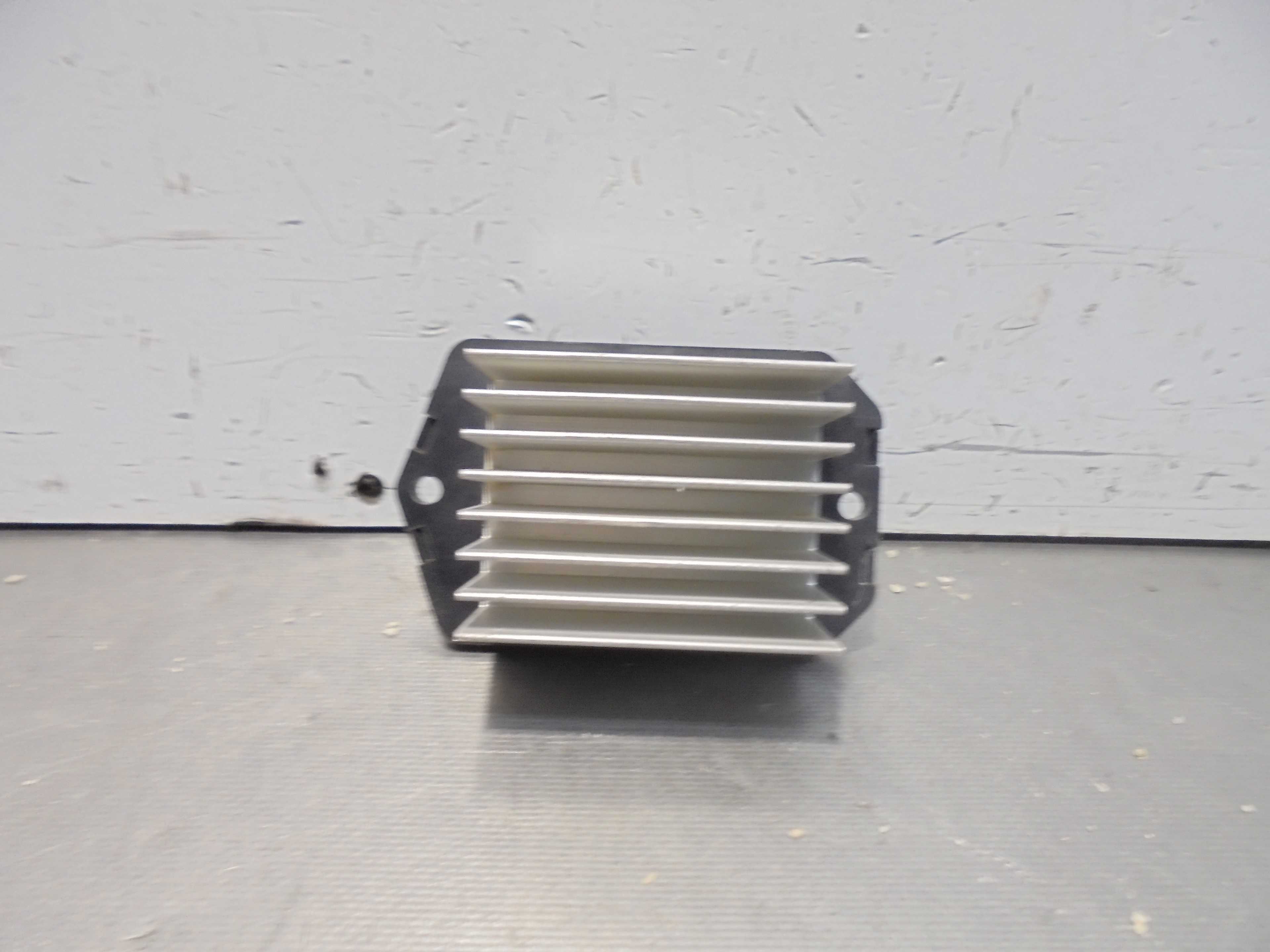 Recambio de resistencia calefaccion para toyota land cruiser (j12) 3.0 turbodiesel referencia OEM IAM 0778000750 DENSO 