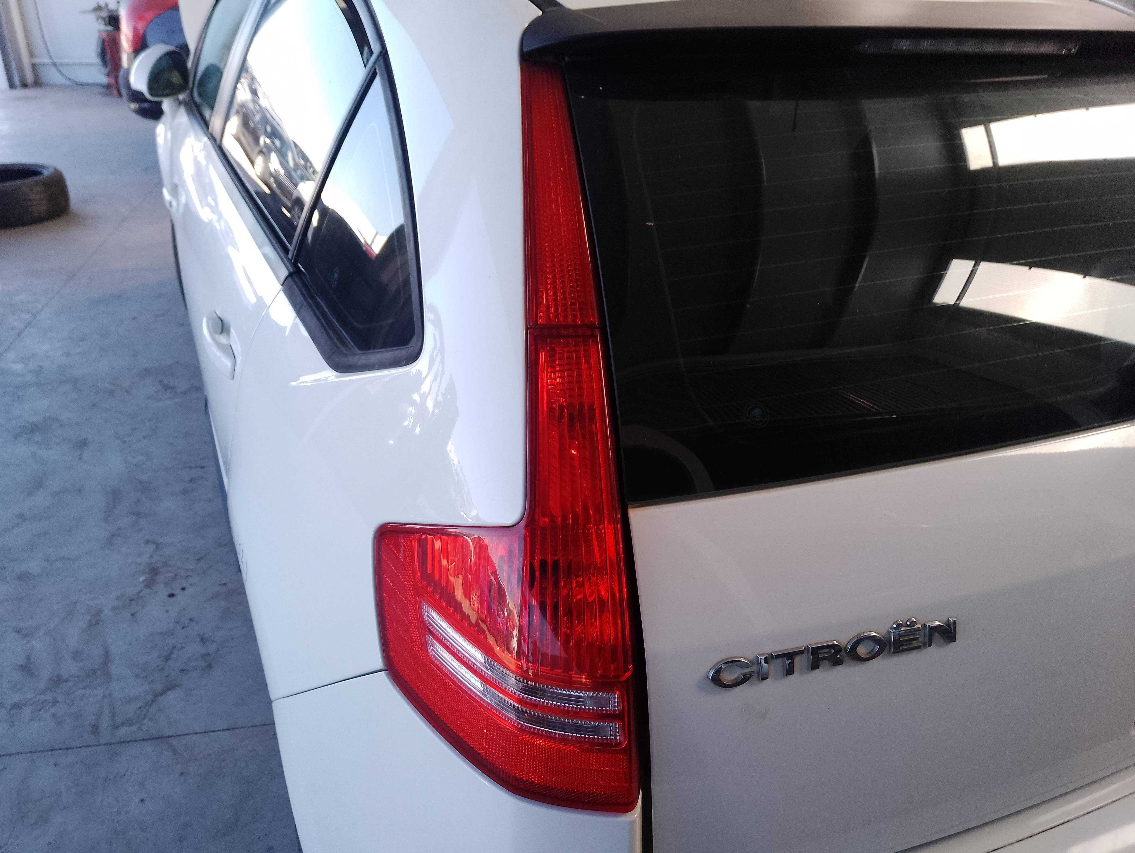 Recambio de piloto trasero izquierdo para citroën c4 berlina vtr plus referencia OEM IAM   
