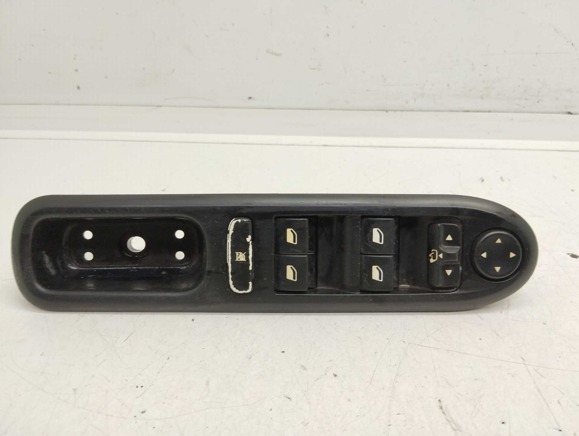 Recambio de mando elevalunas delantero izquierdo para peugeot 407 premium referencia OEM IAM 96468704XT 014742000 