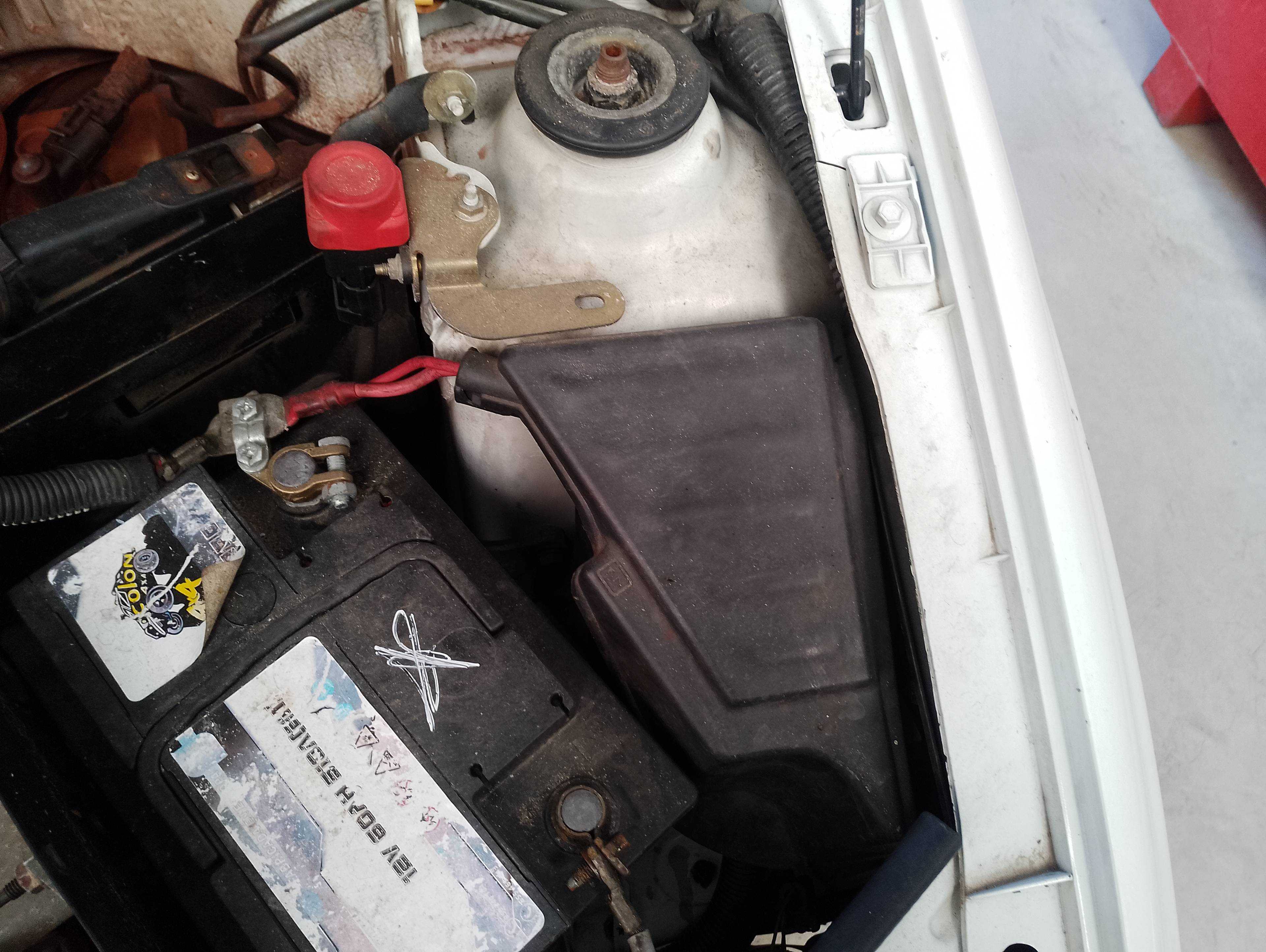 Recambio de caja reles / fusibles para renault clio ii fase i (b/cbo) 1.9 d referencia OEM IAM   