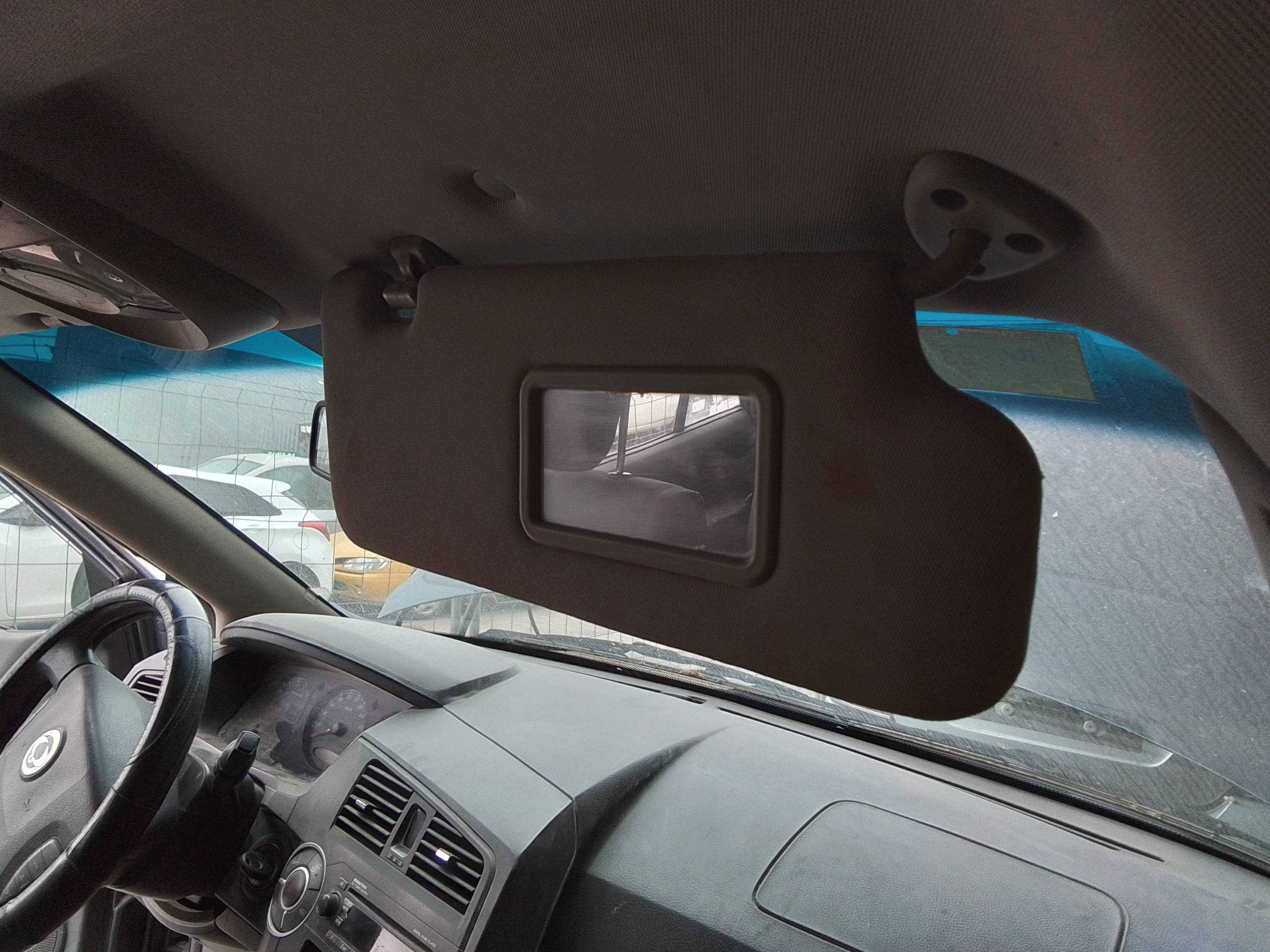 Recambio de parasol derecho para ssangyong kyron 2.0 referencia OEM IAM   