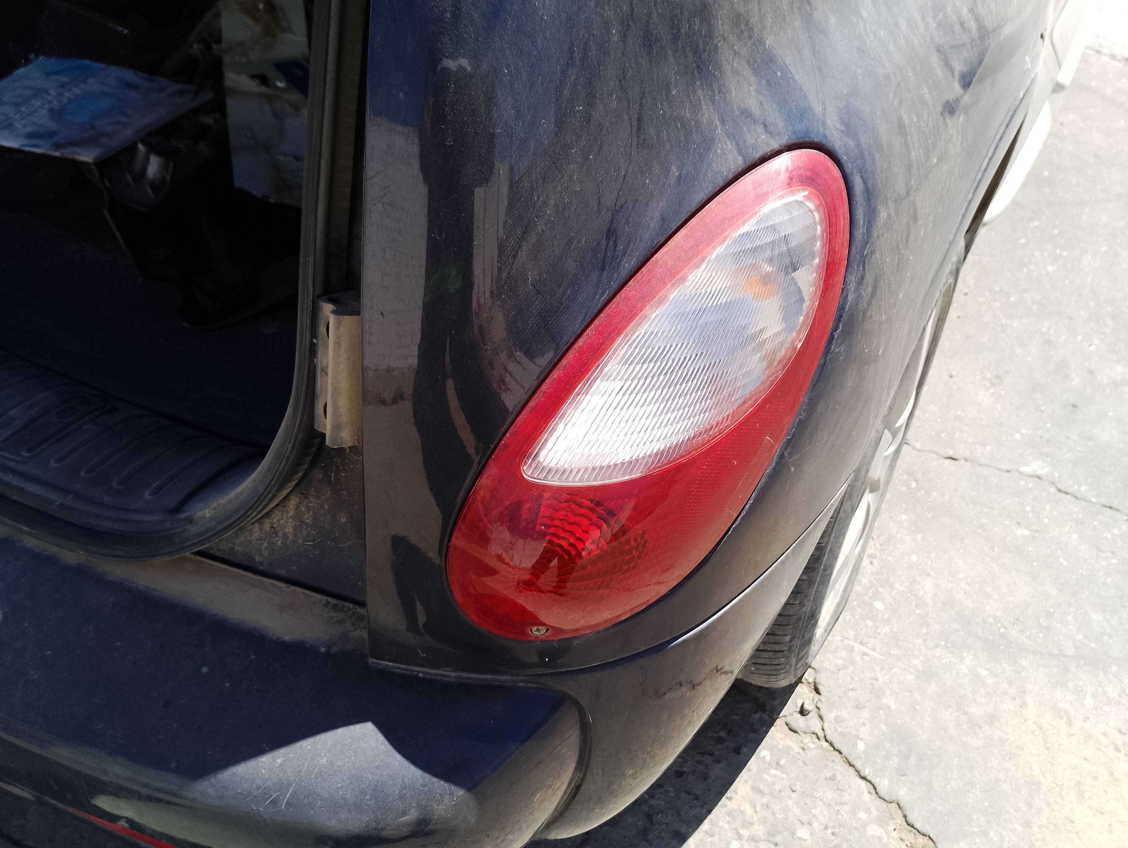 Recambio de piloto trasero derecho para chrysler pt cruiser (pt) referencia OEM IAM   