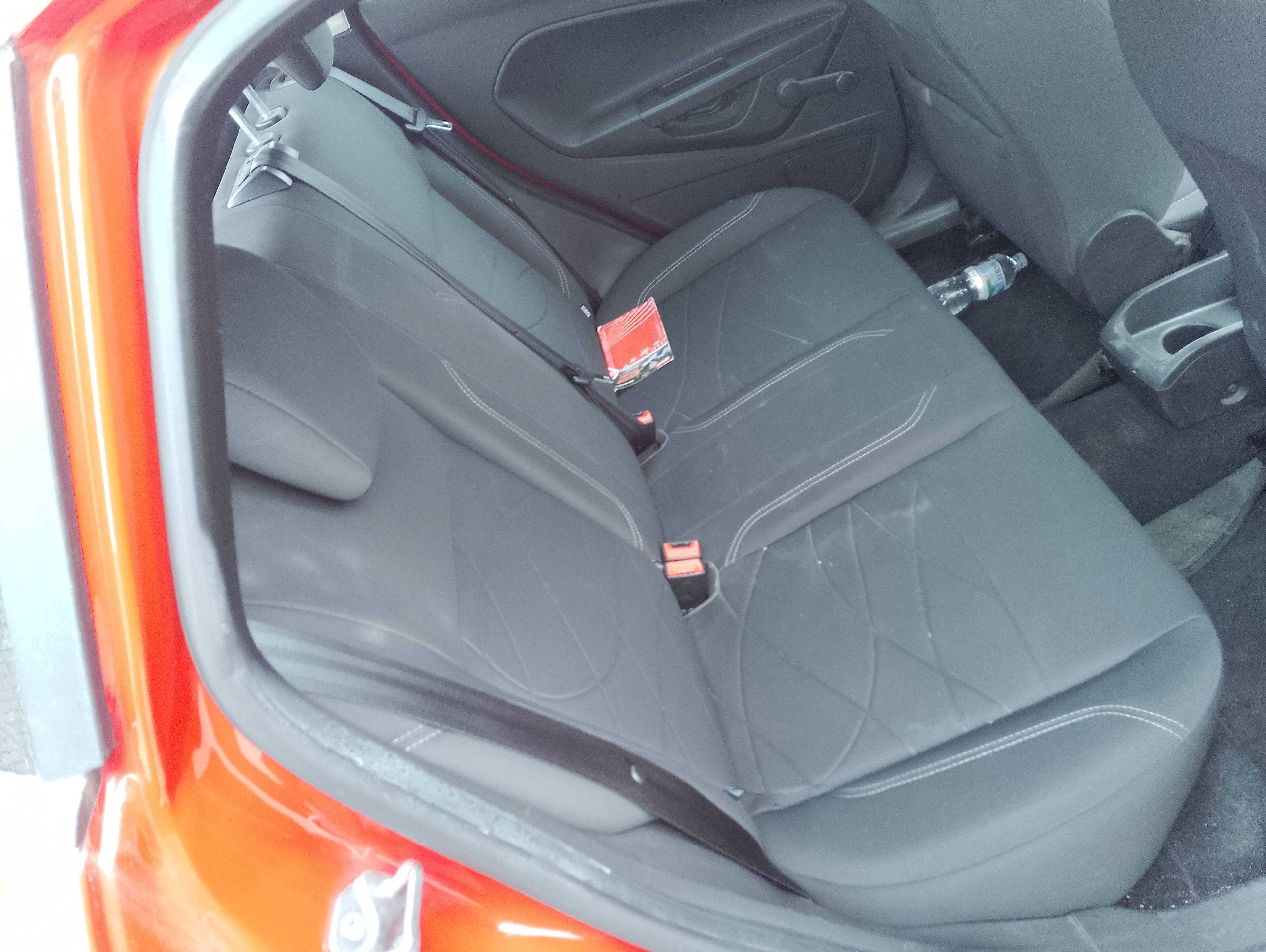 Recambio de asientos traseros para ford fiesta (ccn) black edition referencia OEM IAM   
