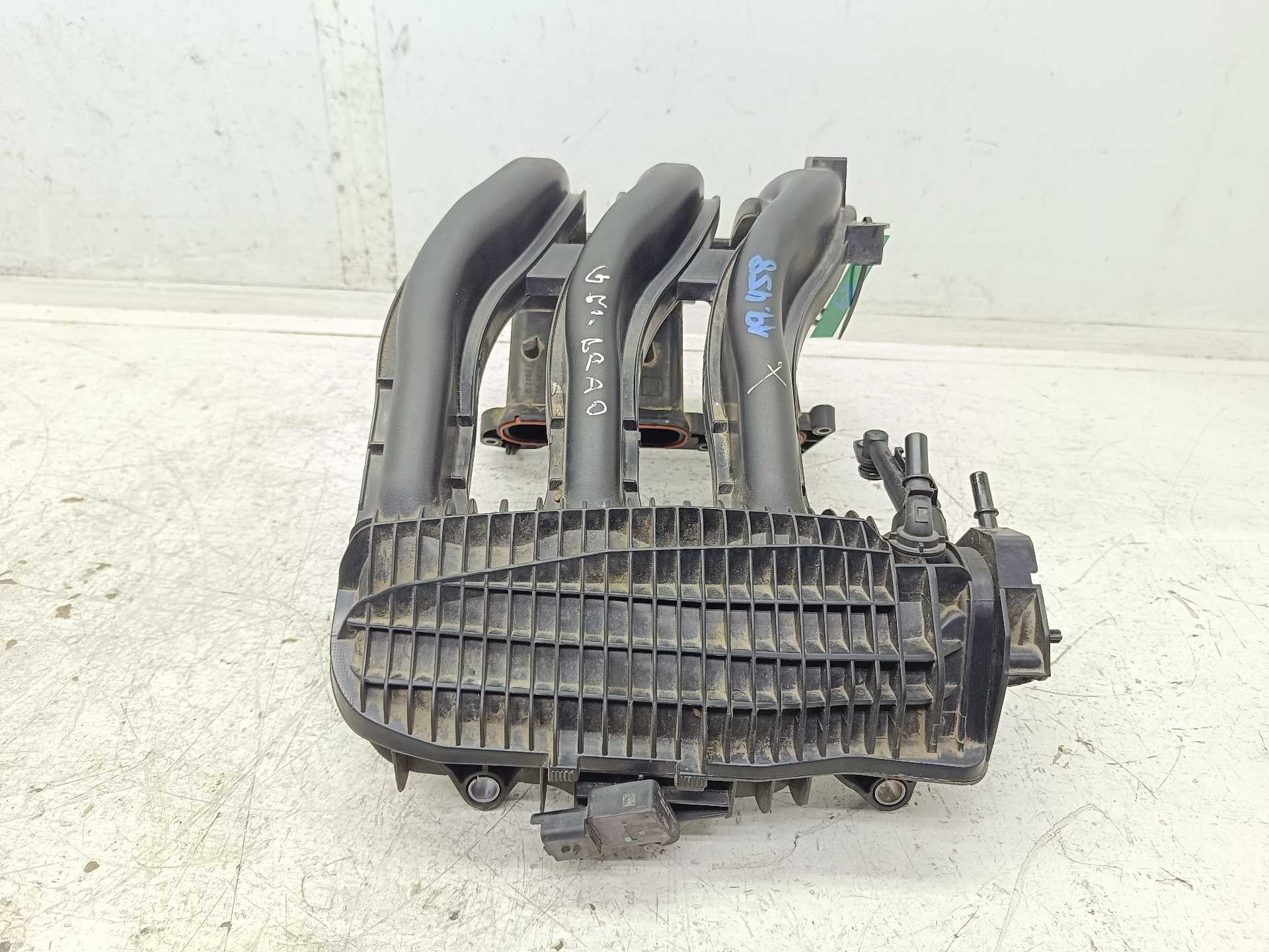 Recambio de colector admision para peugeot 208 style referencia OEM IAM 16417P2M1  