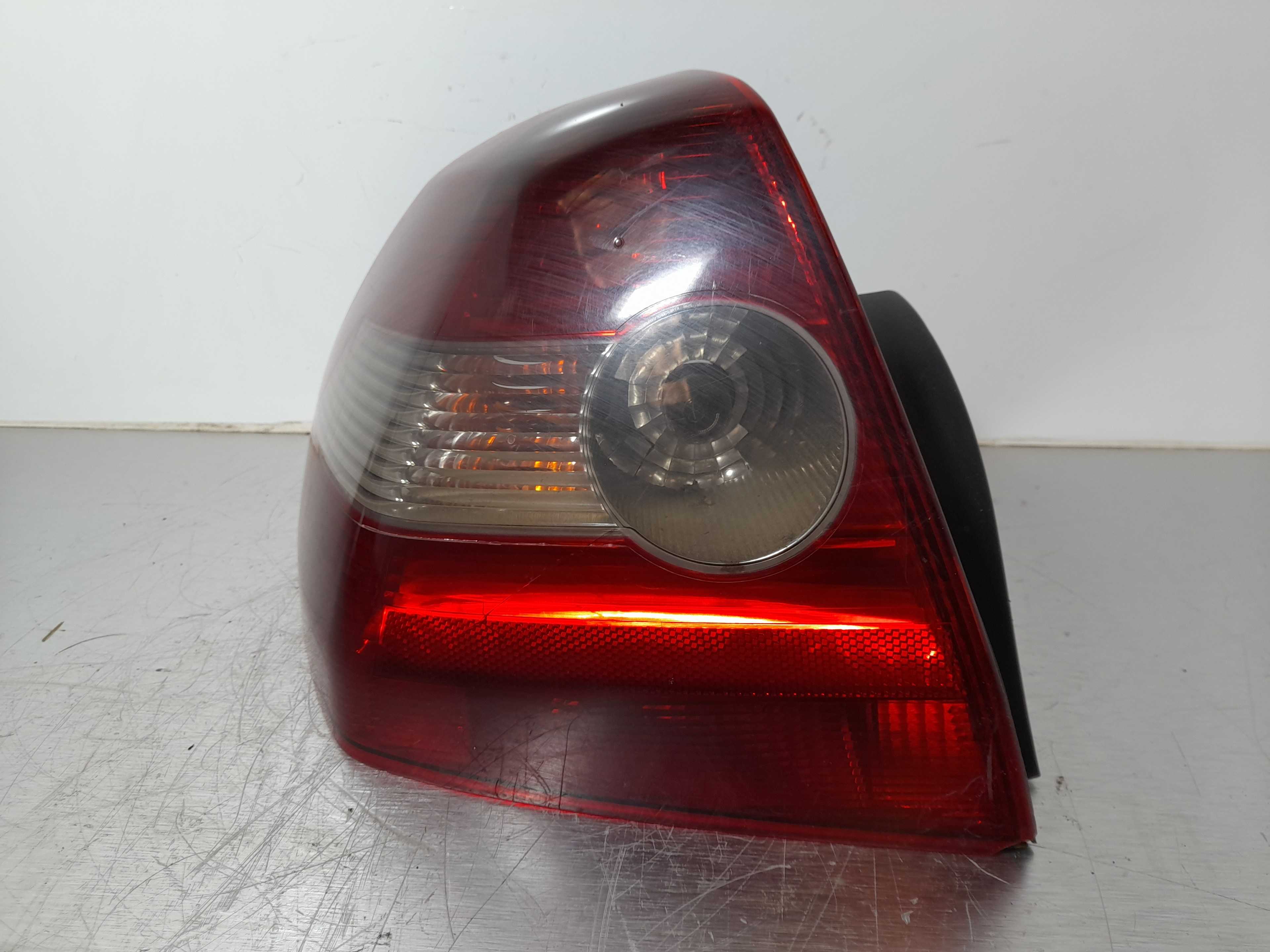 Recambio de piloto trasero izquierdo para renault megane ii berlina 5p confort authentique referencia OEM IAM   