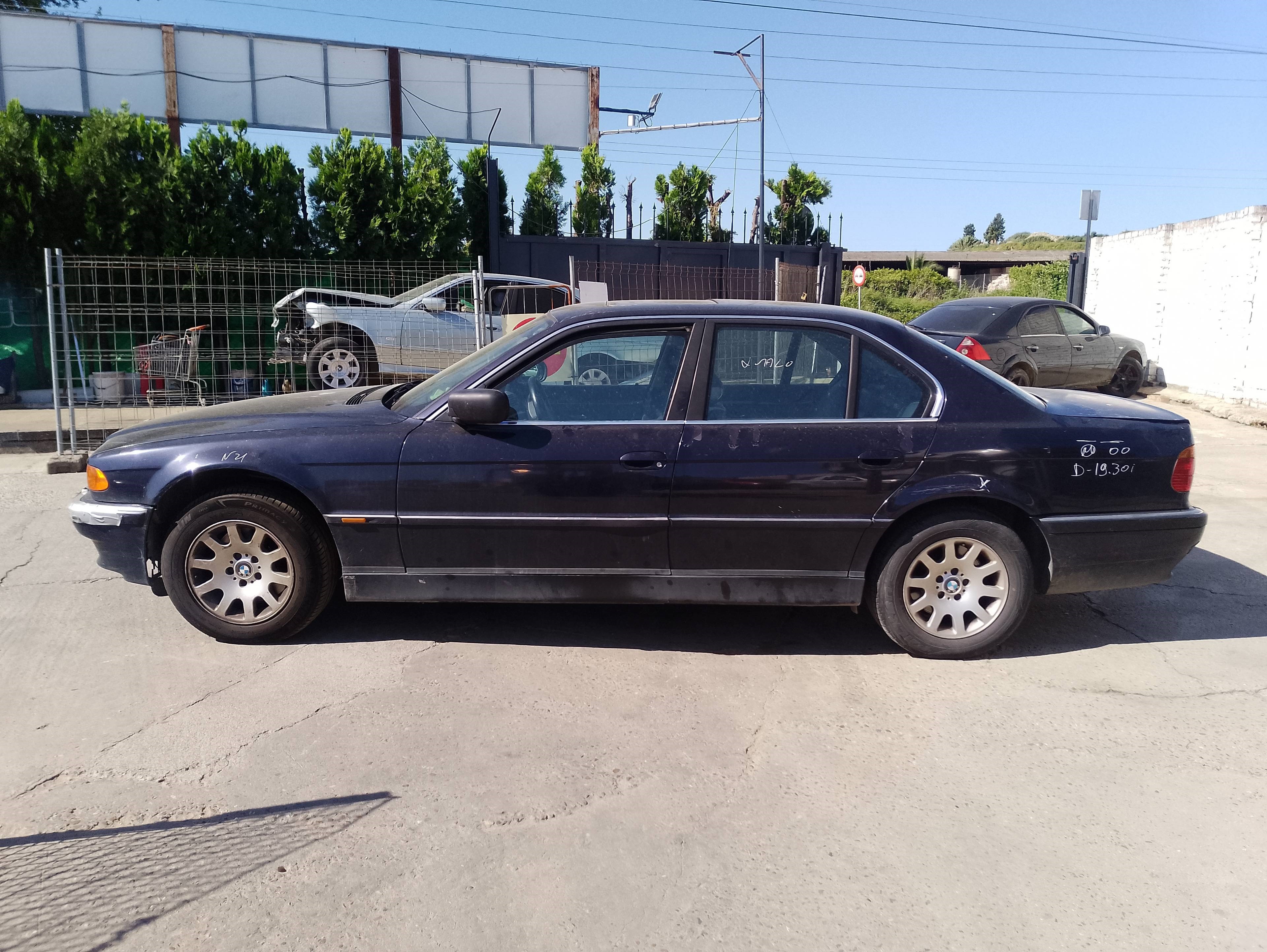 bmw serie 7 (e38) del año 2000