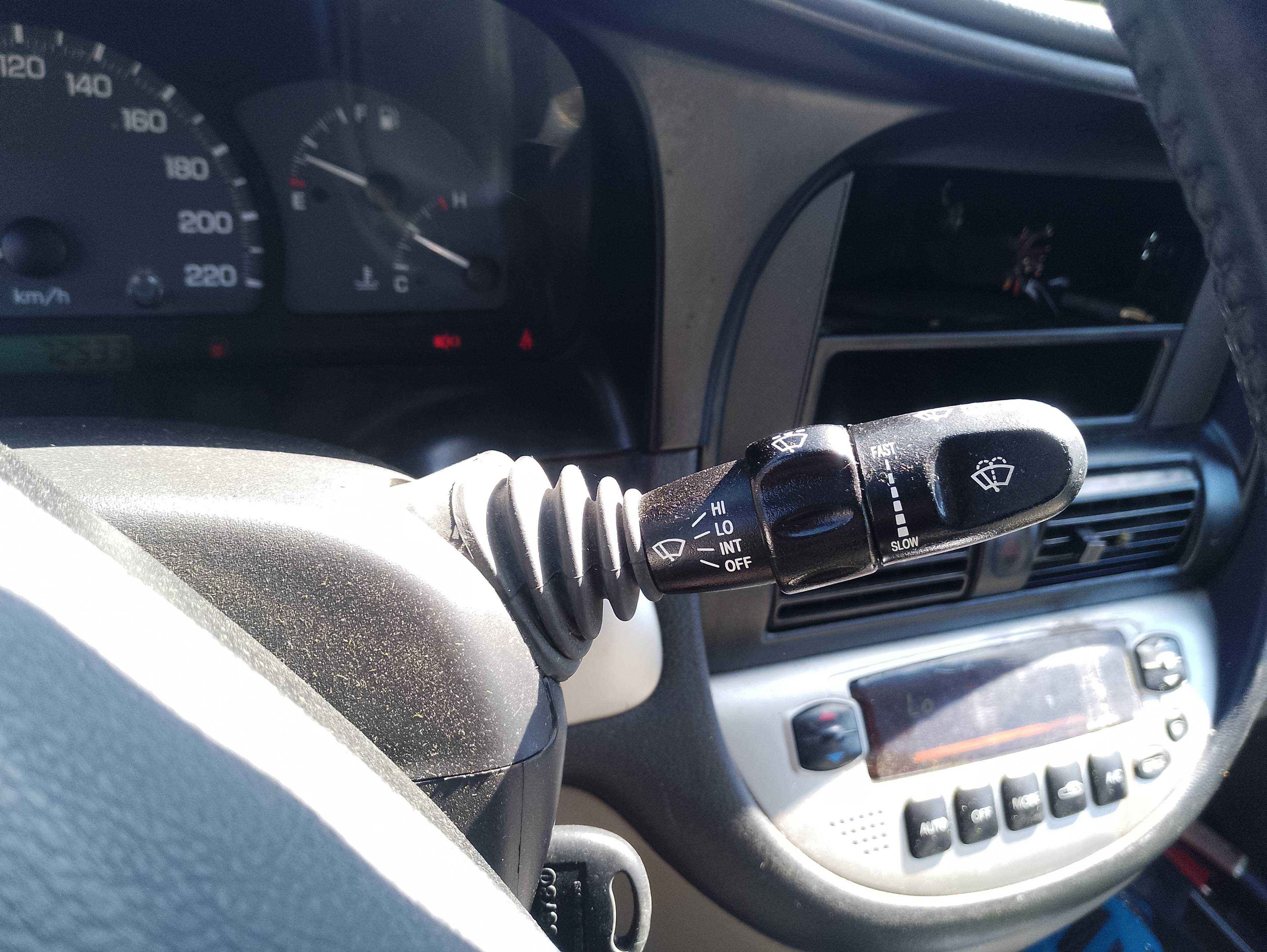 Recambio de mando limpia para chevrolet tacuma se referencia OEM IAM   
