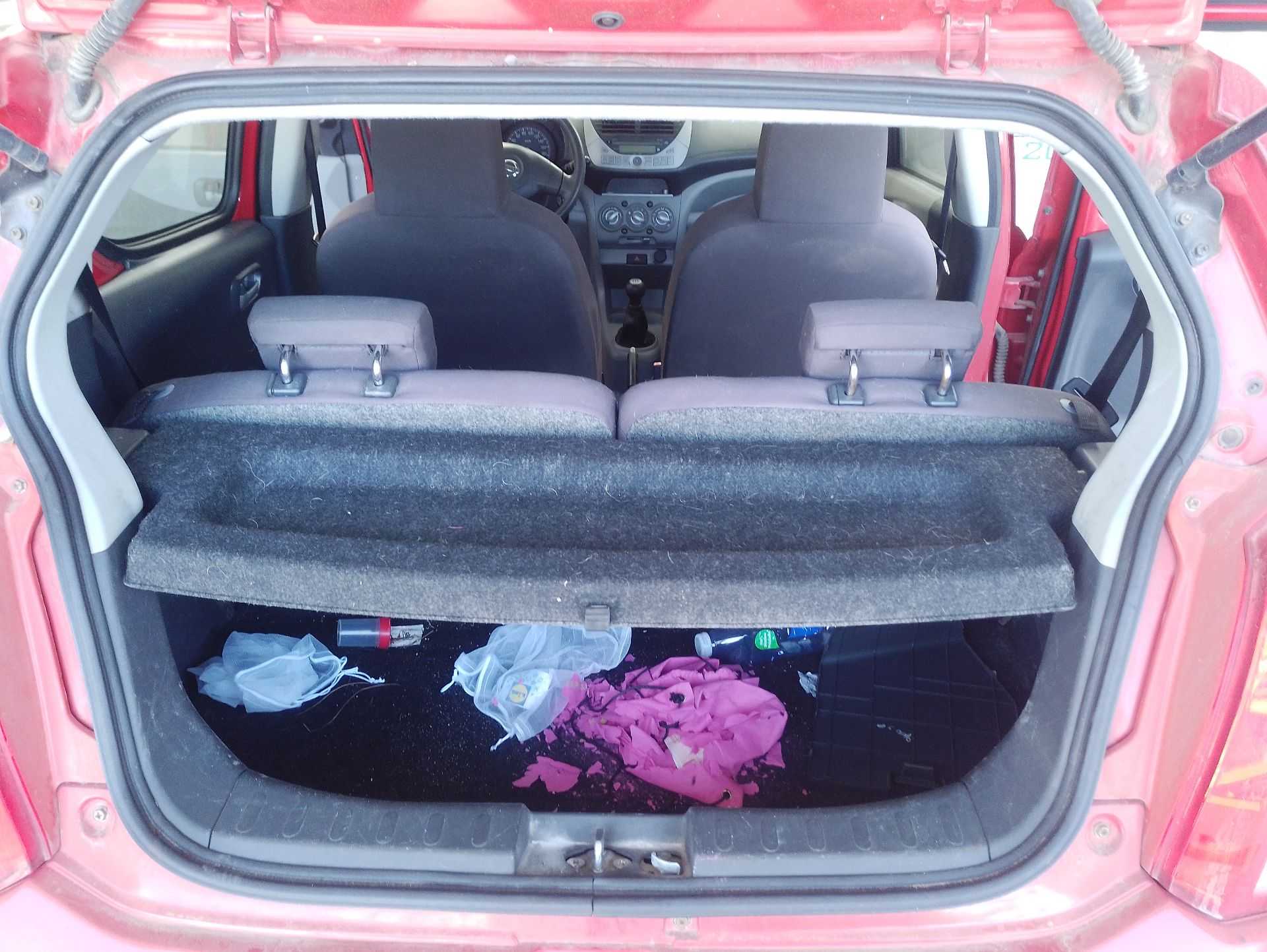 Recambio de bandeja trasera para nissan pixo (ua0) 1.0 referencia OEM IAM 849064A00B  