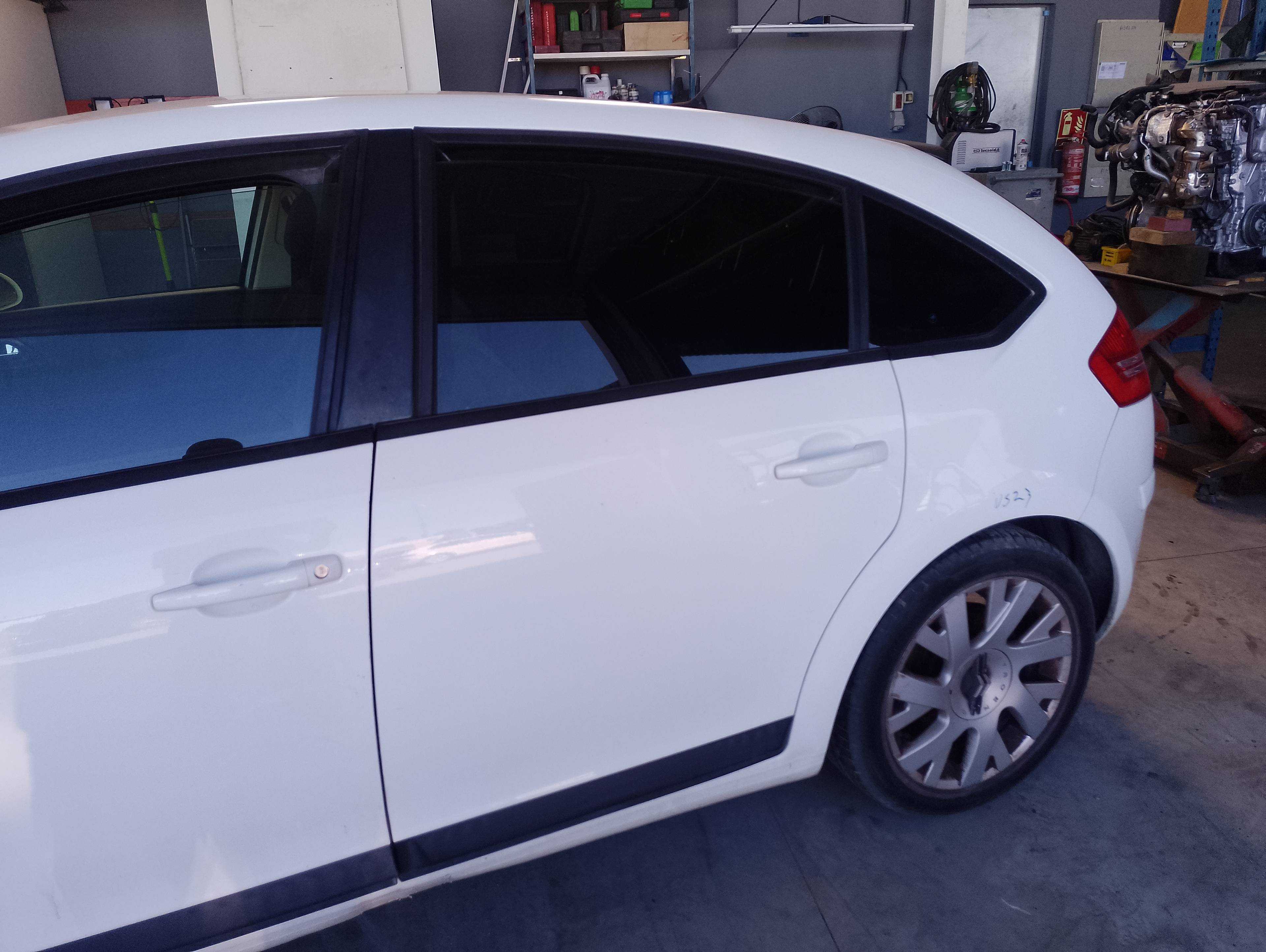 Recambio de puerta trasera izquierda para citroën c4 berlina vtr plus referencia OEM IAM   