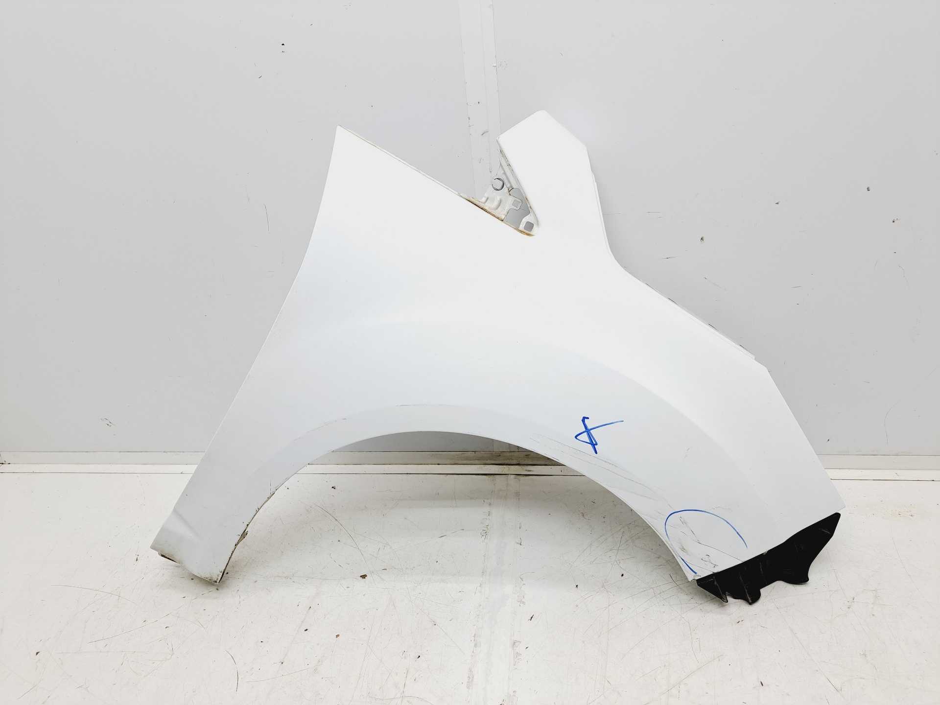 Recambio de aleta delantera derecha para ford c-max titanium referencia OEM IAM   