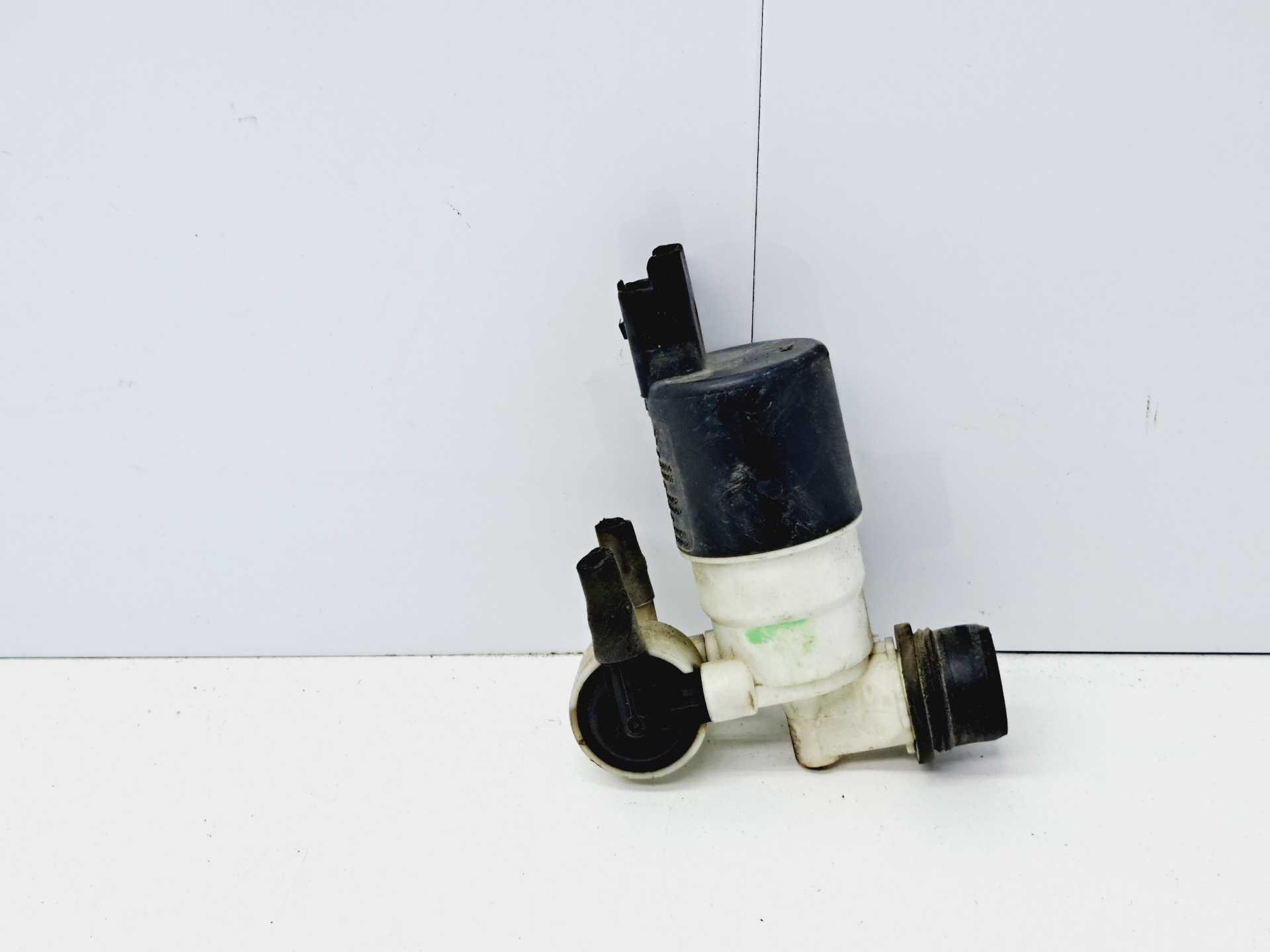 Recambio de bomba limpia para peugeot partner kasten confort l1 referencia OEM IAM 963298498004  