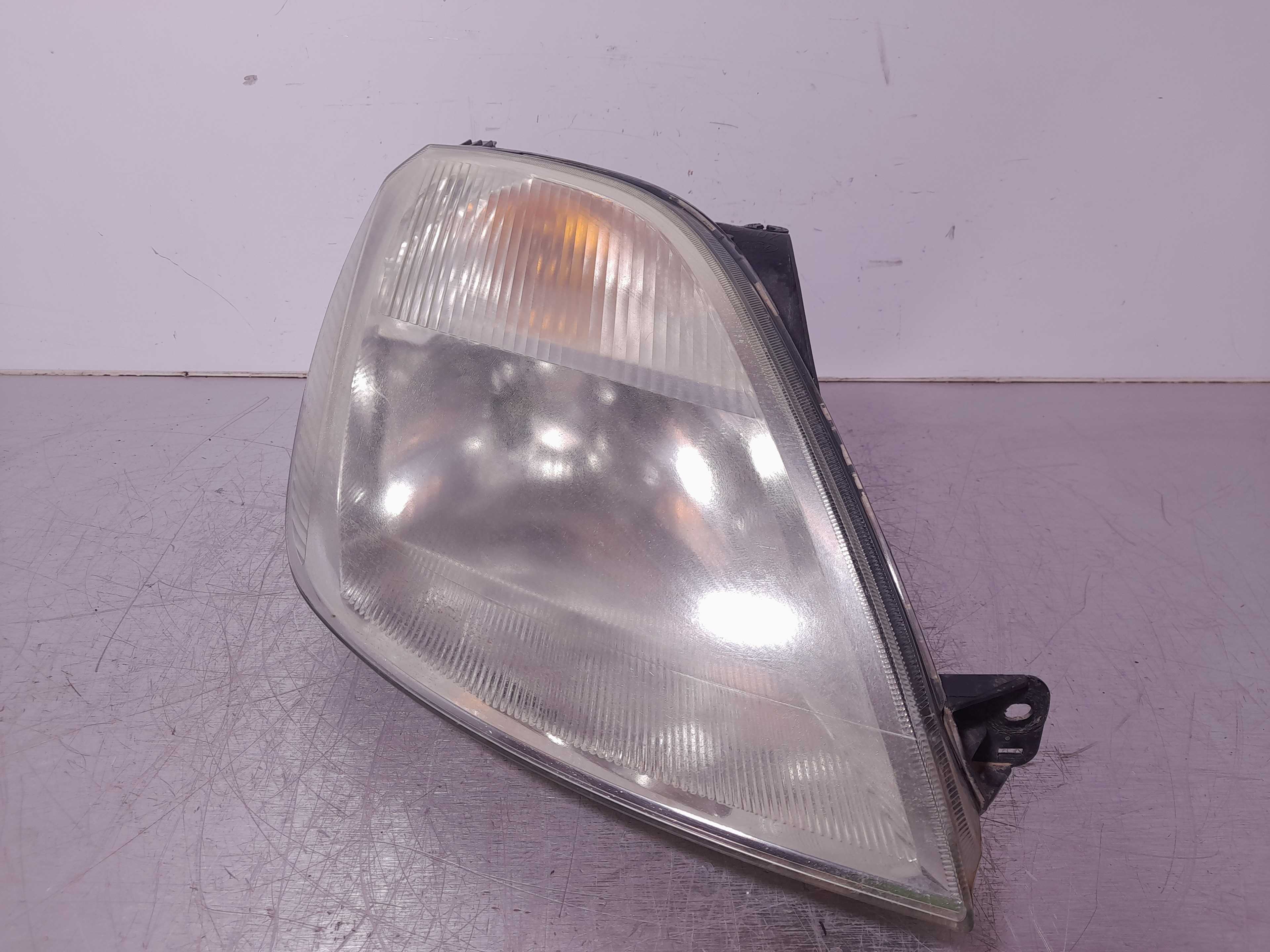 Recambio de faro derecho para ford fiesta (cb1) 1.4 tdci cat referencia OEM IAM   