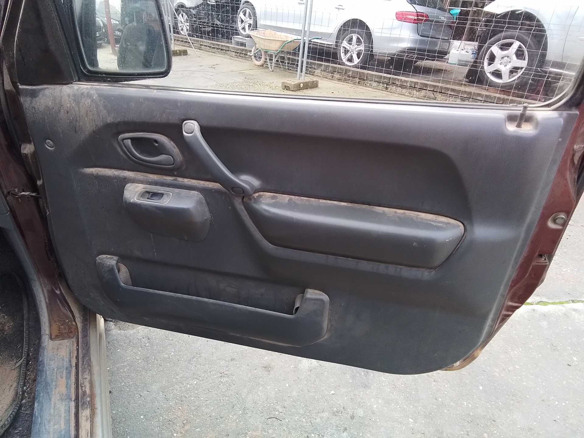 Recambio de guarnecido puerta delantera derecha para suzuki jimny sn (fj) 1.3 16v cat referencia OEM IAM   