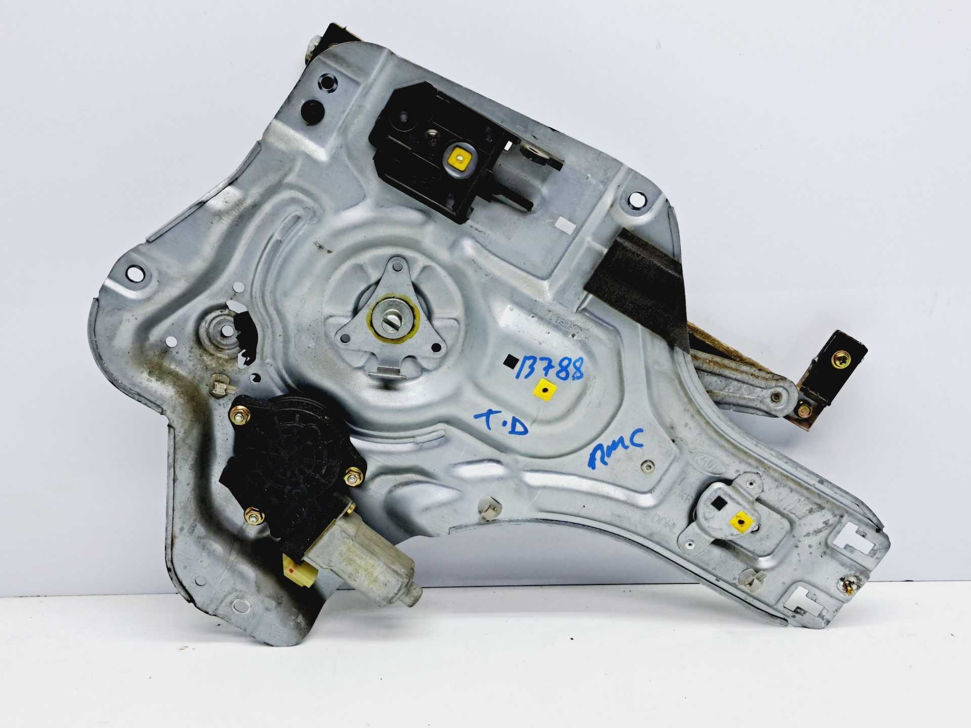 Recambio de elevalunas trasero derecho para kia cerato 2.0 turbodiesel cat referencia OEM IAM   