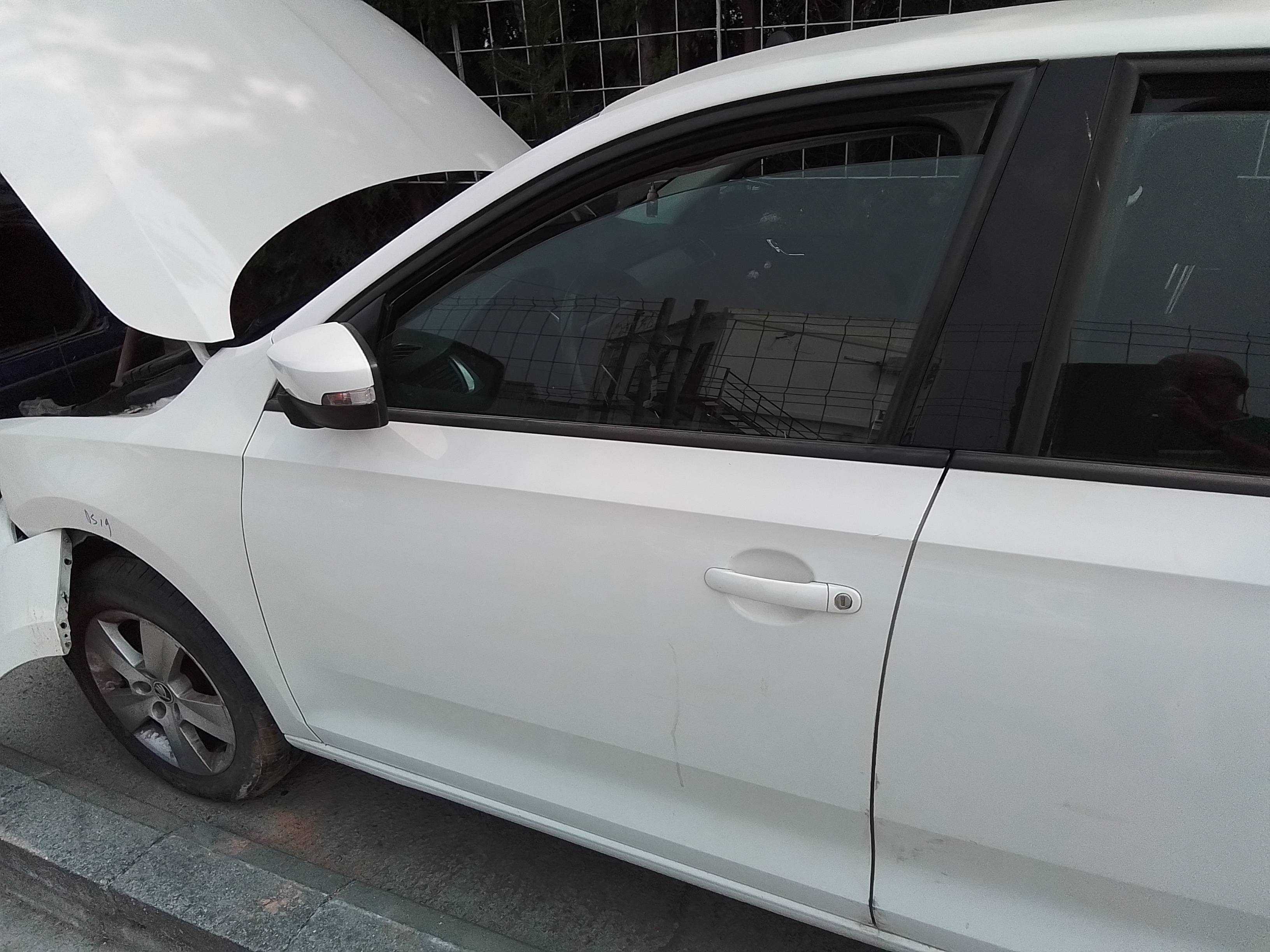Recambio de puerta delantera izquierda para skoda rapid active referencia OEM IAM   