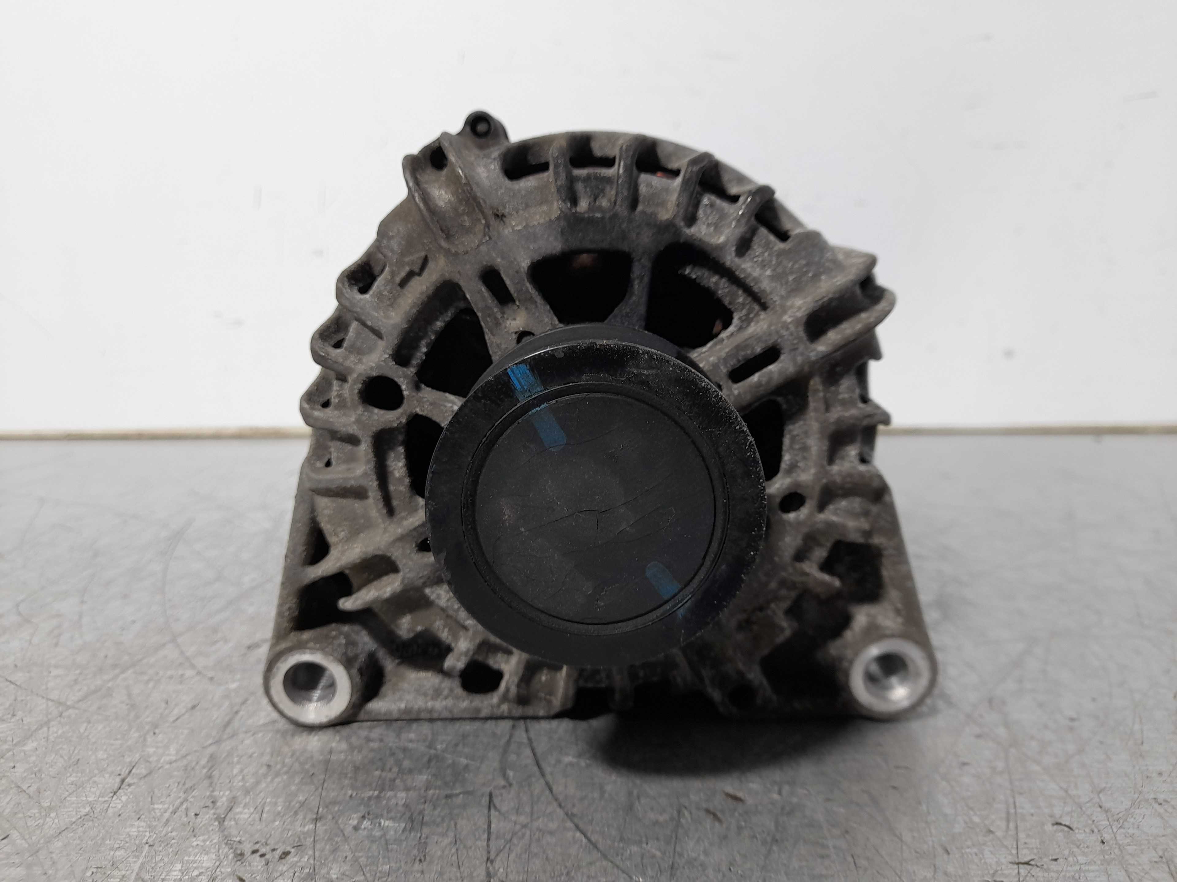 Recambio de alternador para ford c-max titanium referencia OEM IAM AV6N10300DC VALEO 211304661