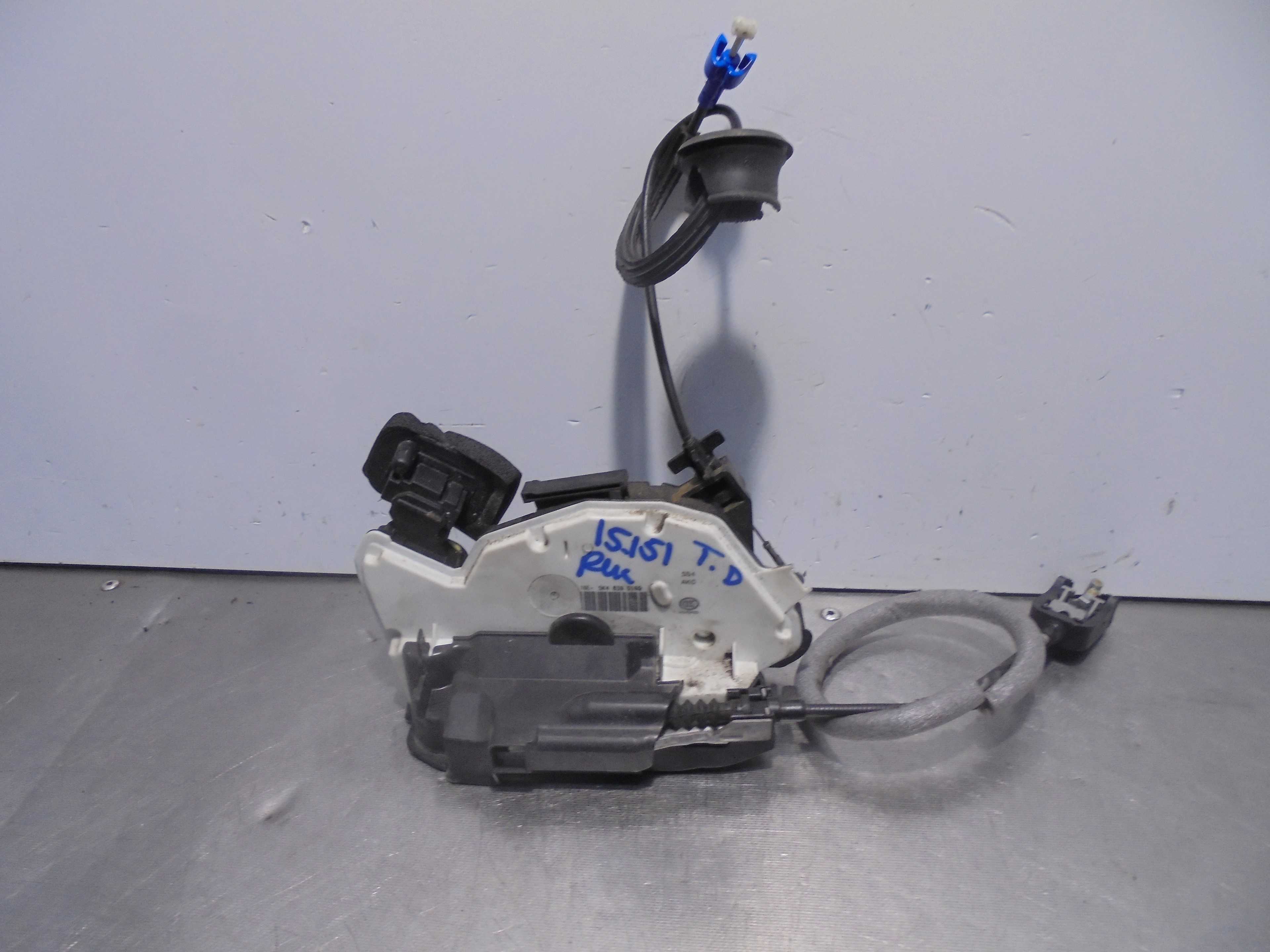 Recambio de cerradura puerta trasera derecha para seat leon (5f1) 1.2 tsi referencia OEM IAM 5K4839016Q ELECTRICA 5 PUERTAS 