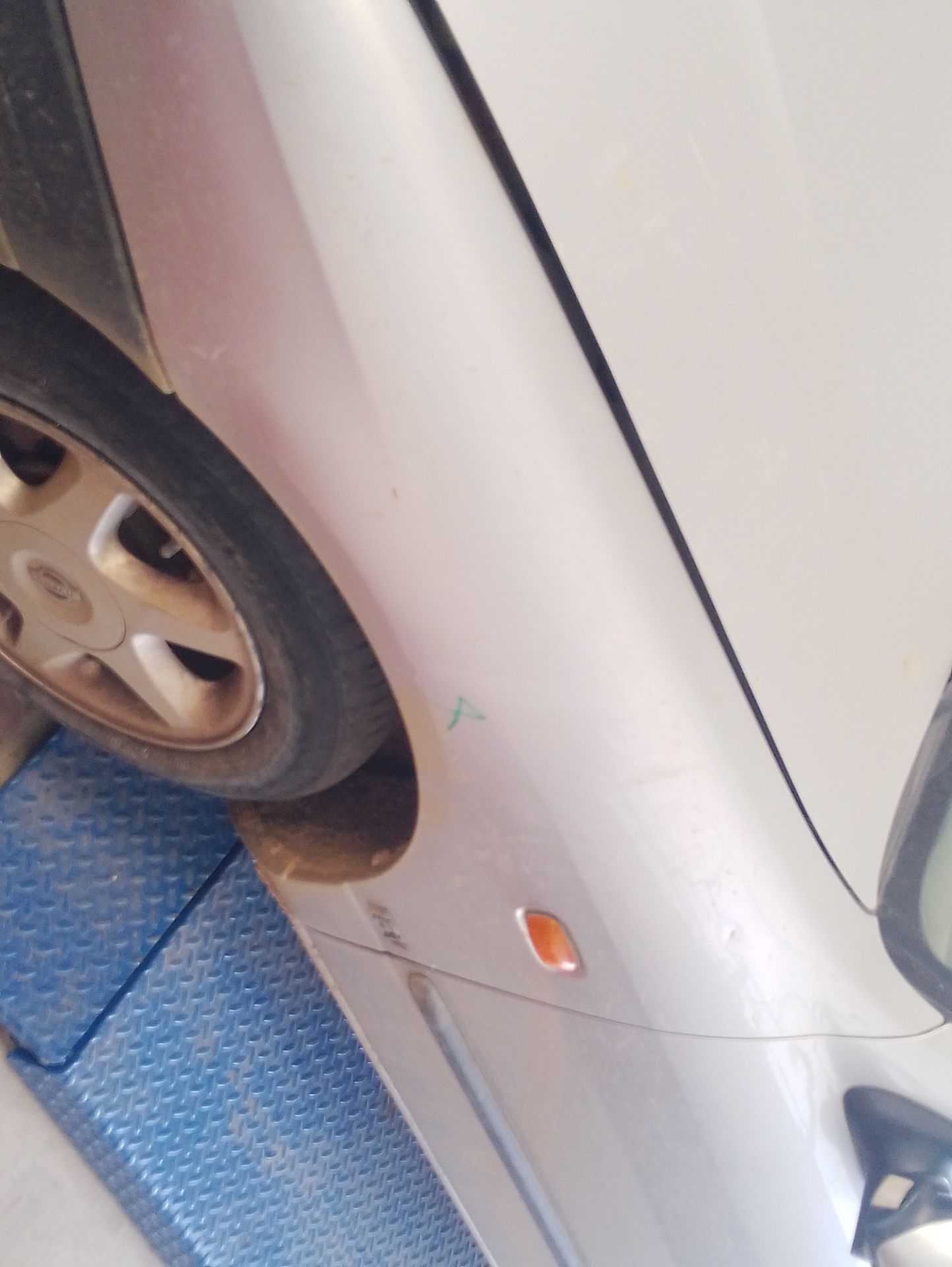 Recambio de aleta delantera izquierda para nissan primera (p11) 1.6 16v referencia OEM IAM   