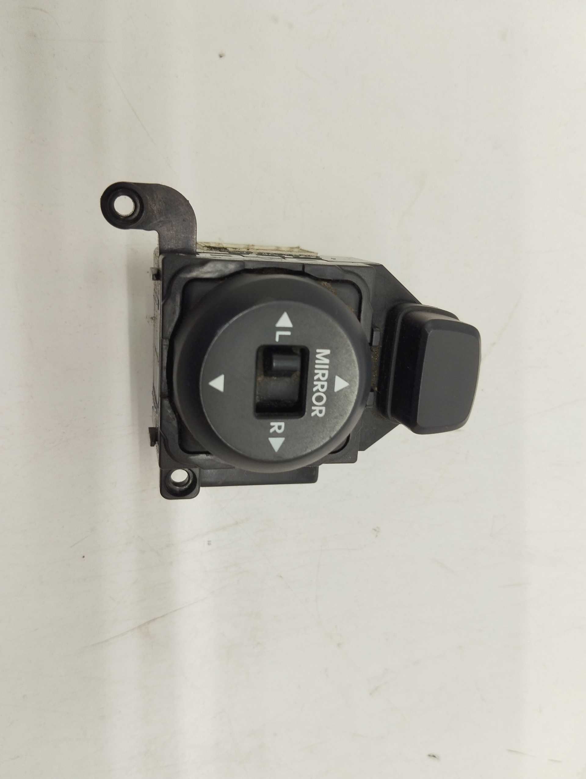 Recambio de mando retrovisor para hyundai i30 2.0 crdi cat referencia OEM IAM   