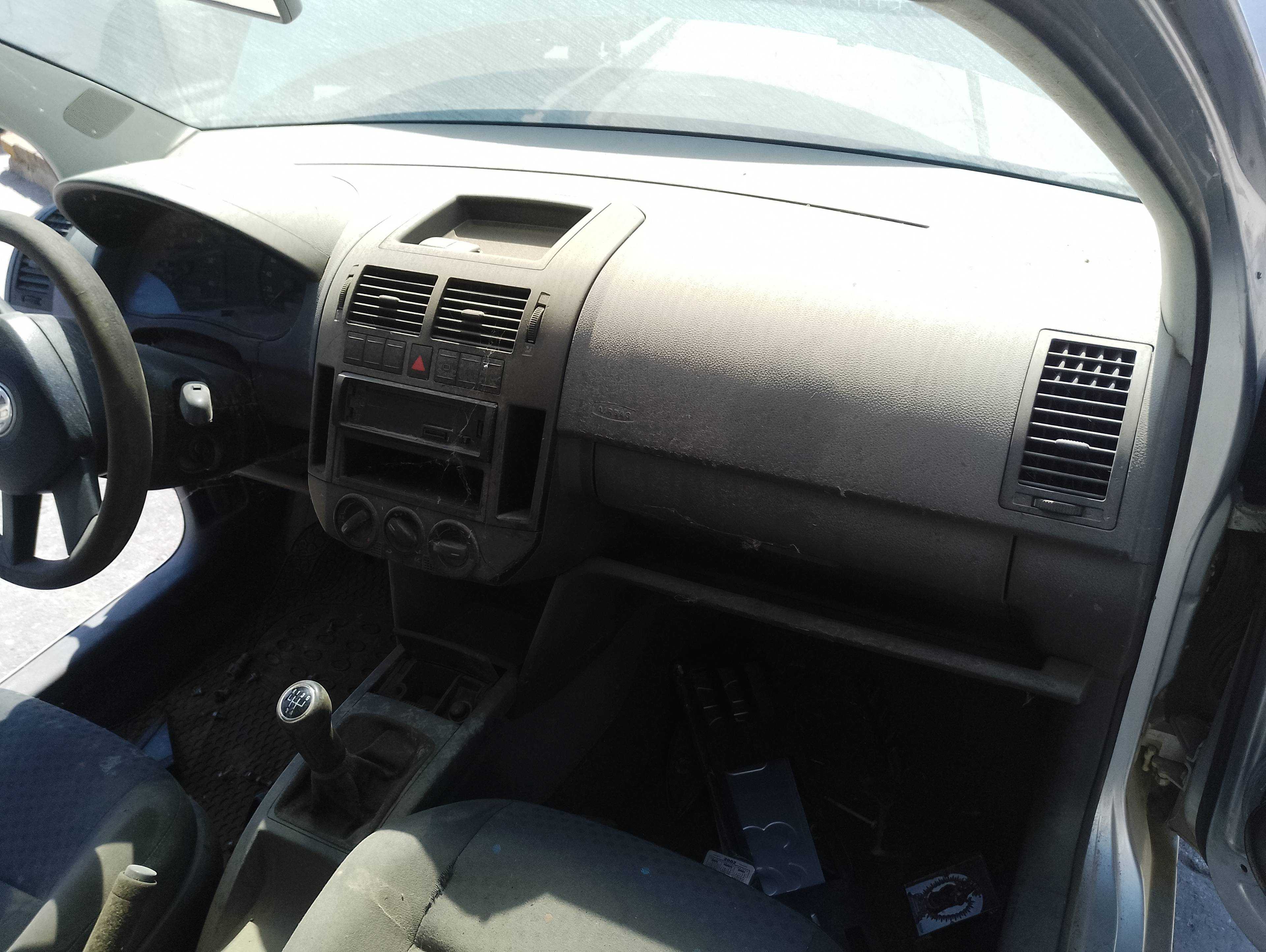 Recambio de salpicadero para volkswagen polo (9n1) conceptline referencia OEM IAM   