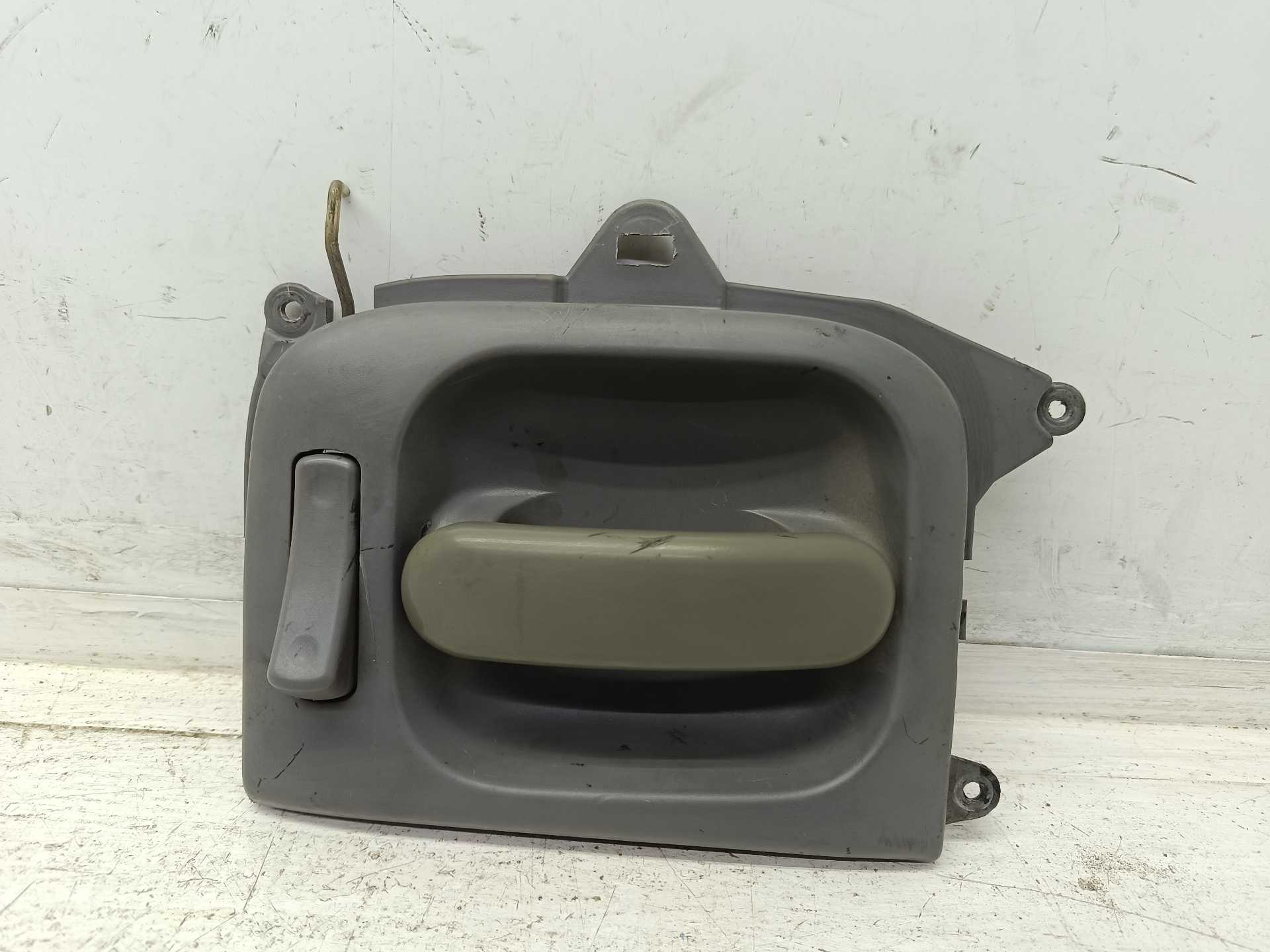 Recambio de maneta interior pl derecha para kia carnival ii 2.9 cdri ex referencia OEM IAM K53A72330  