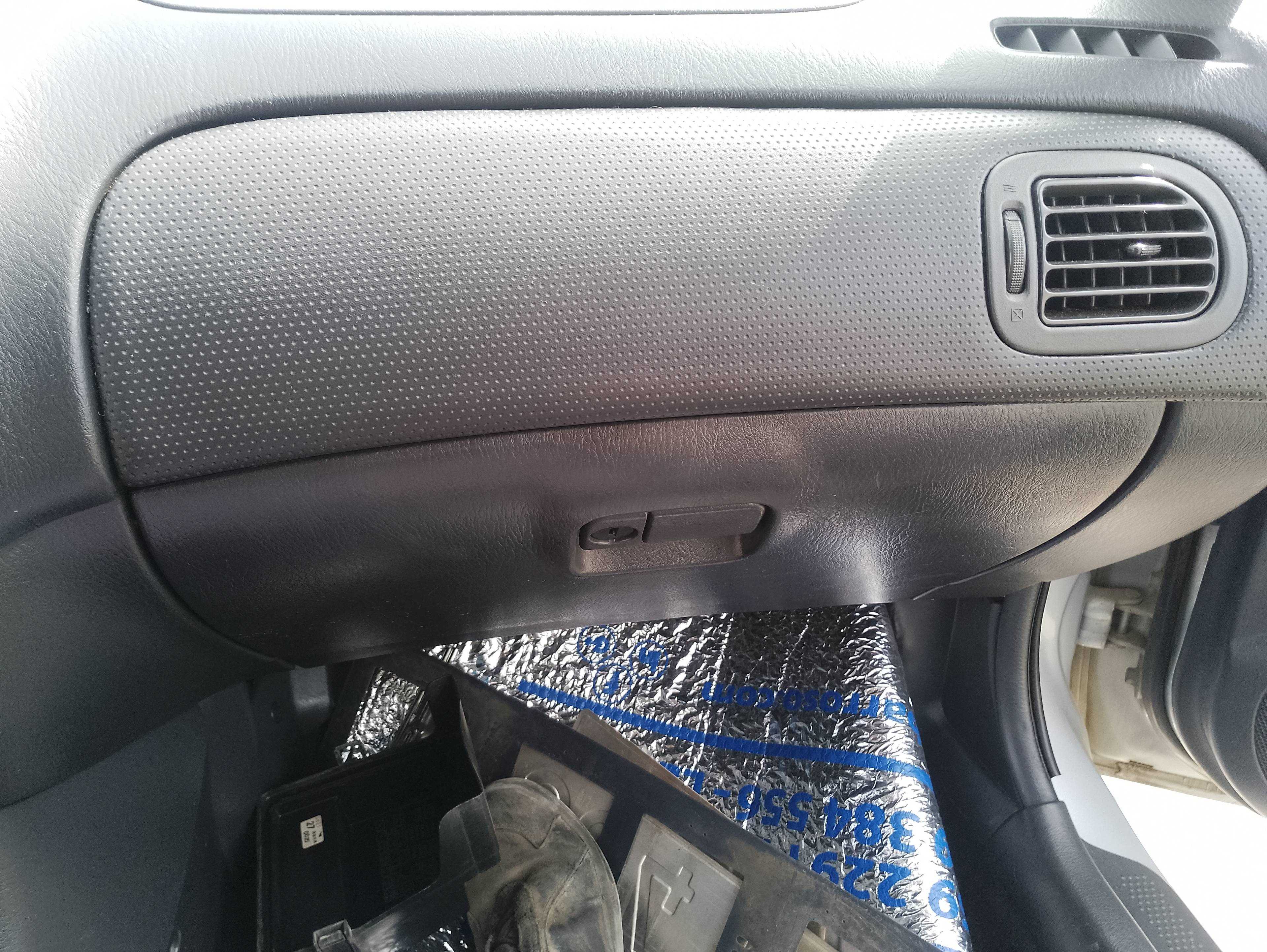 Recambio de guantera para mazda 323 berlina f/s (bj) 2.0 d f glx referencia OEM IAM   