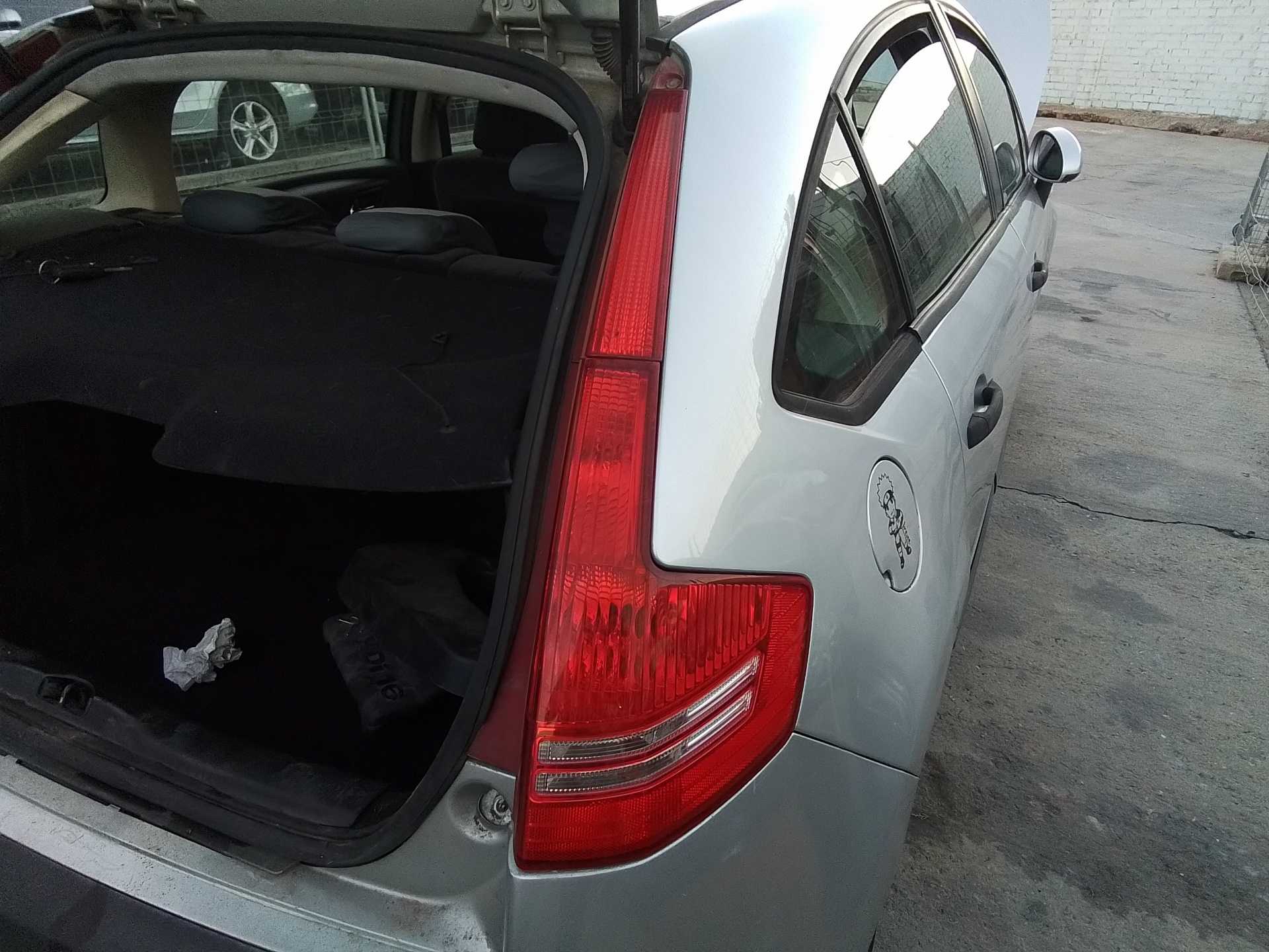 Recambio de piloto trasero derecho para citroën c4 berlina collection referencia OEM IAM 9655863980  
