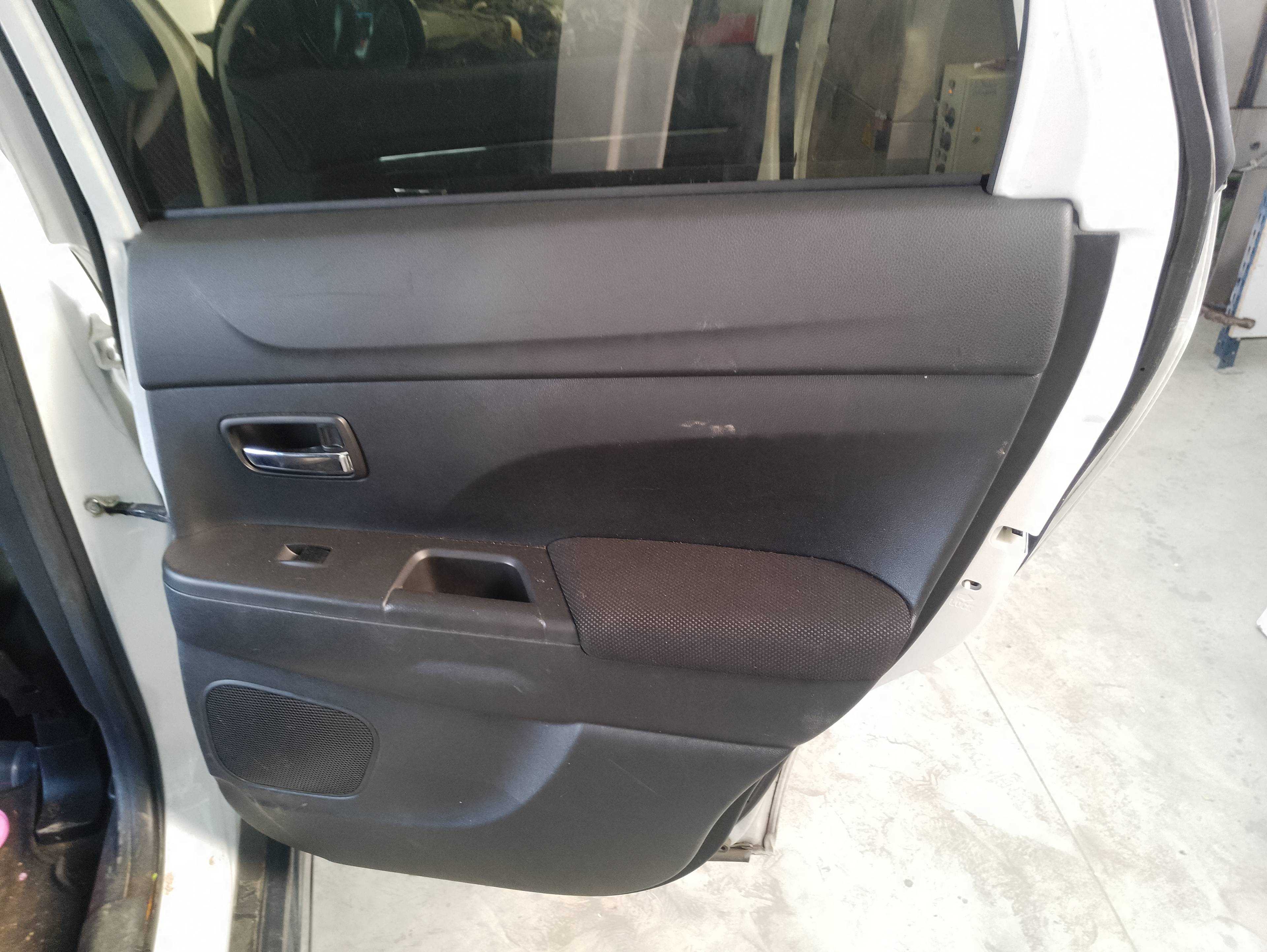 Recambio de guarnecido puerta trasera derecha para citroën c4 aircross attraction referencia OEM IAM   