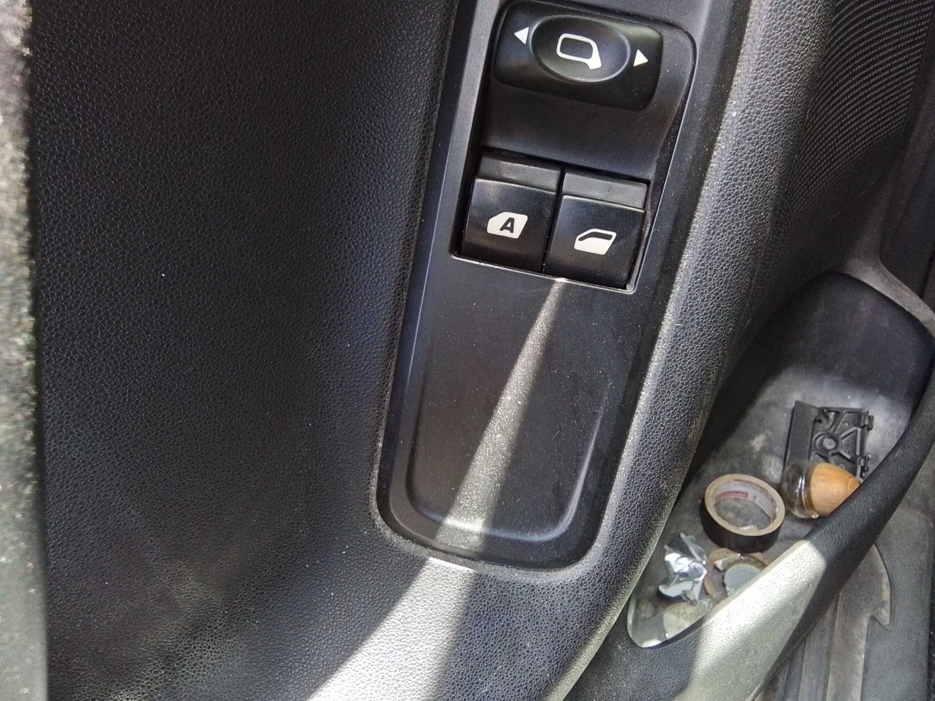 Recambio de mando elevalunas delantero izquierdo para citroën c3 selection referencia OEM IAM   