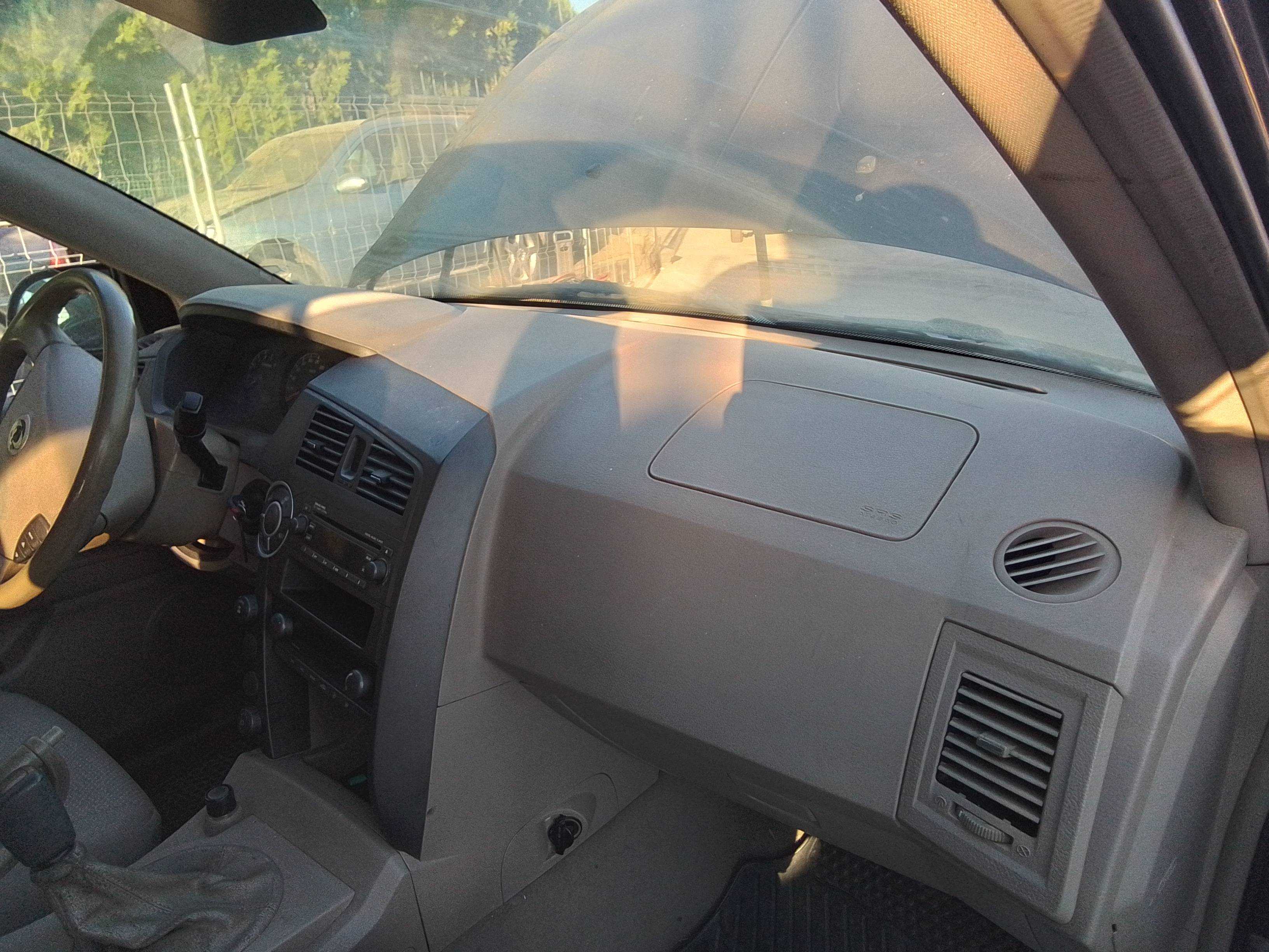 Recambio de salpicadero para ssangyong kyron 200 xdi limited referencia OEM IAM   