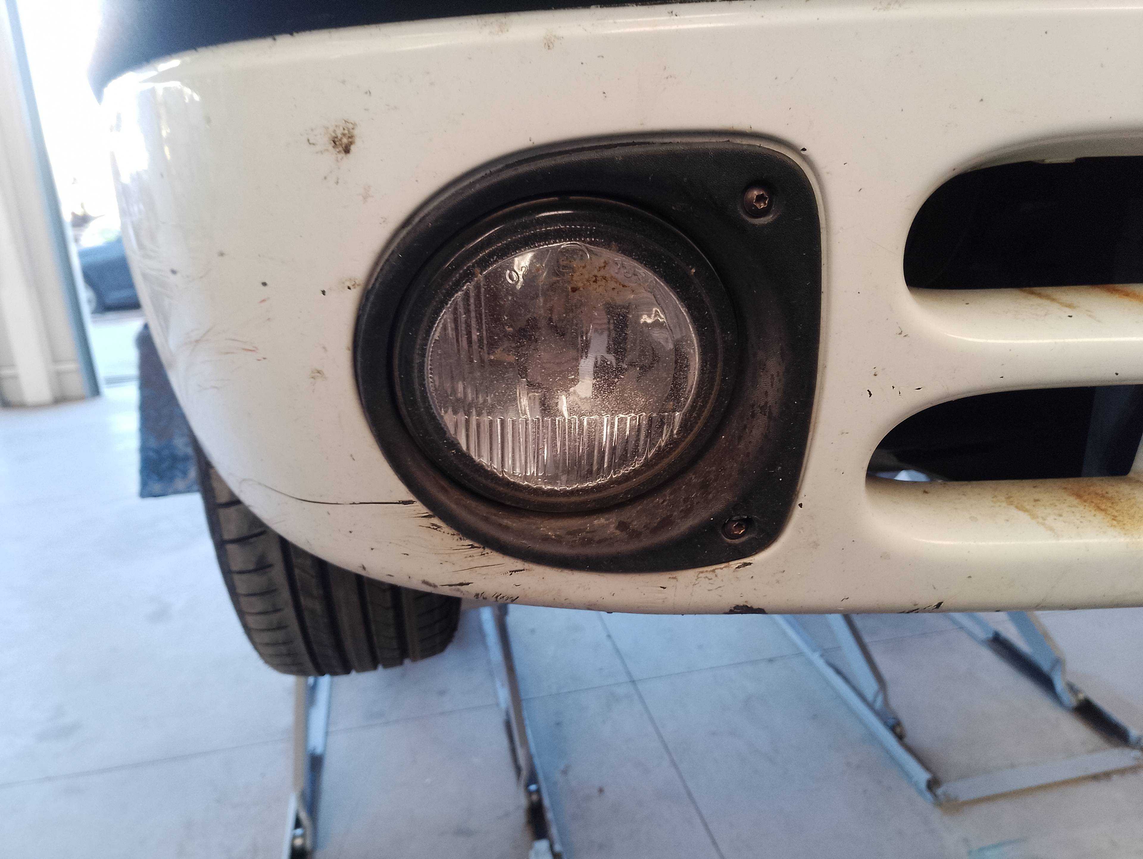 Recambio de faro antiniebla derecho para renault clio ii fase i (b/cbo) 1.9 d referencia OEM IAM   