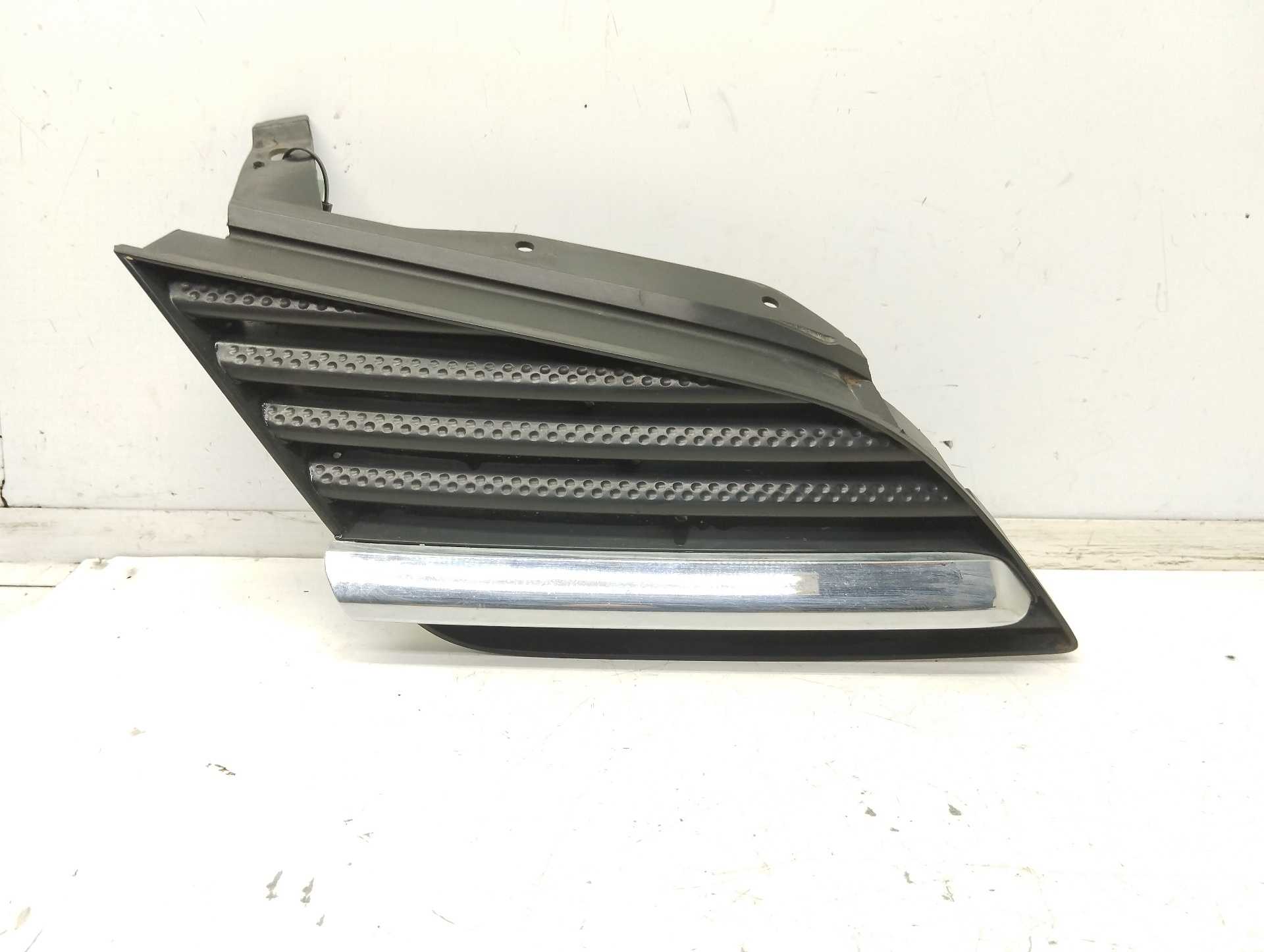 Recambio de rejilla paragolpes derecha para nissan primera berlina (p12) acenta referencia OEM IAM 62320AU300  