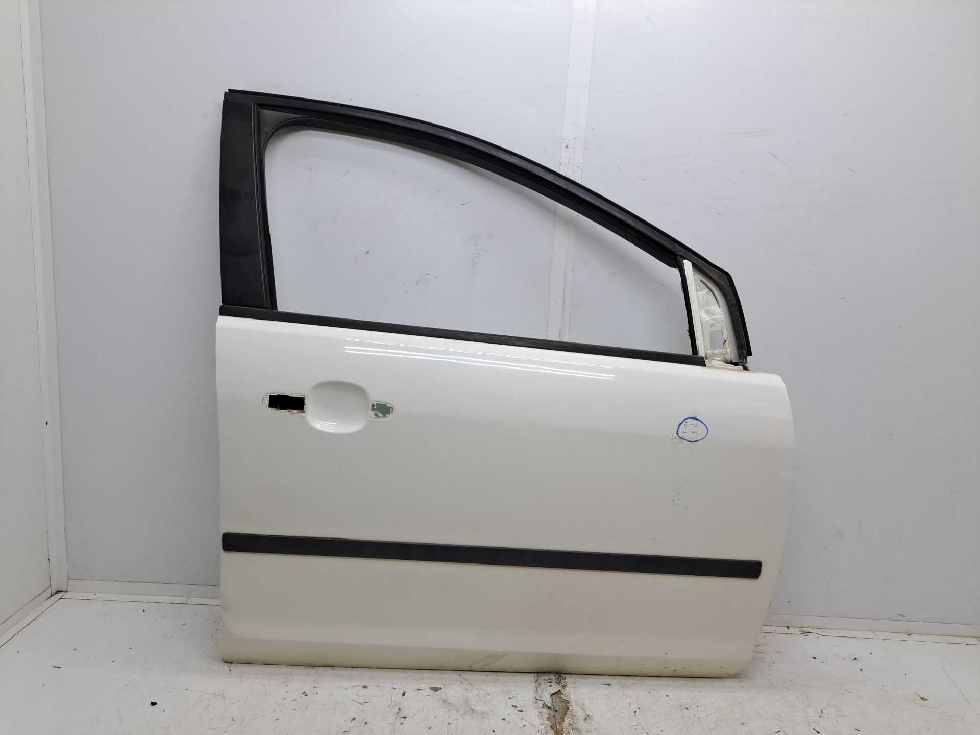 Recambio de puerta delantera derecha para ford focus berlina (cap) ambiente (d) referencia OEM IAM   
