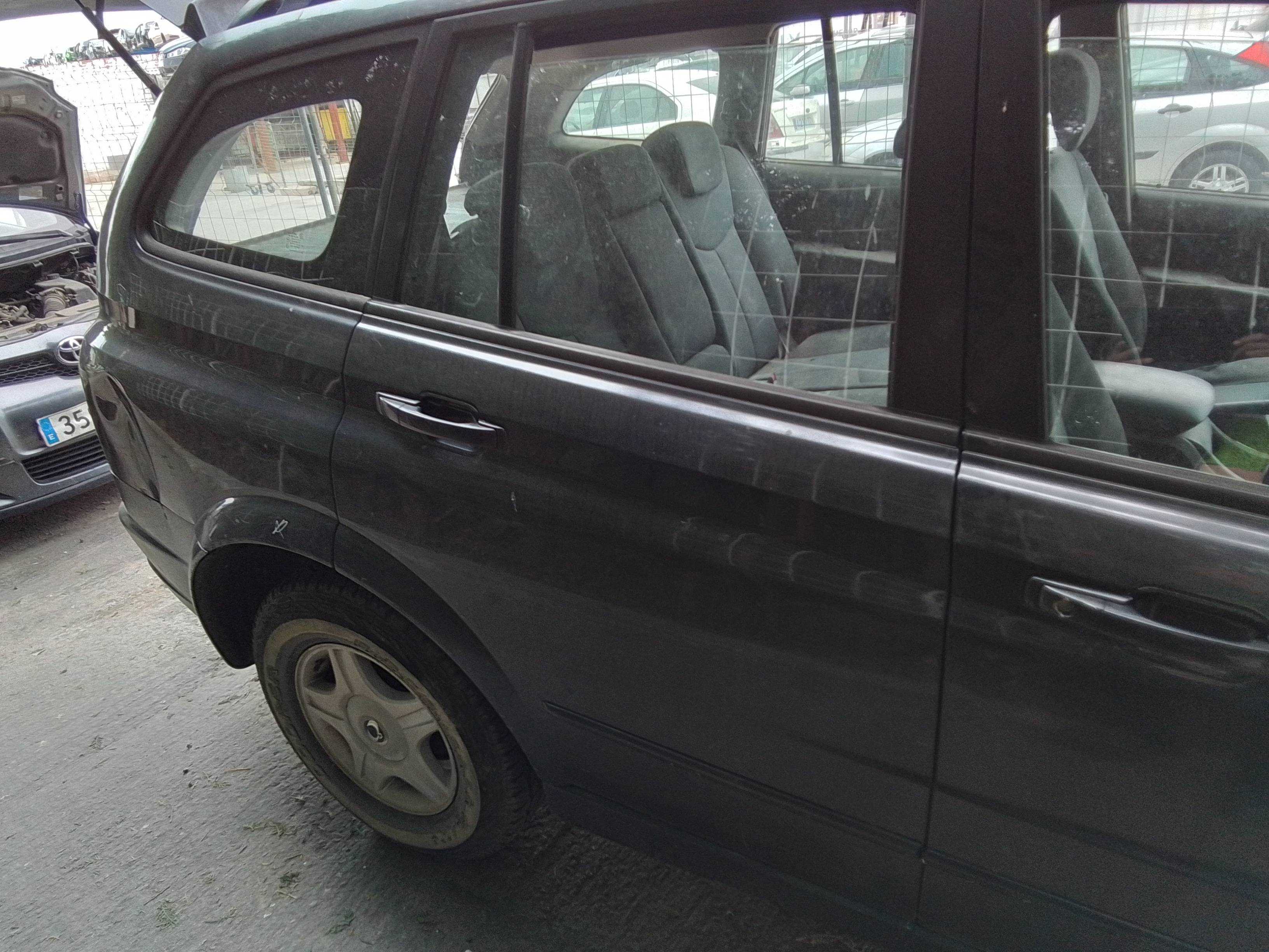 Recambio de puerta trasera derecha para ssangyong kyron 2.0 referencia OEM IAM   