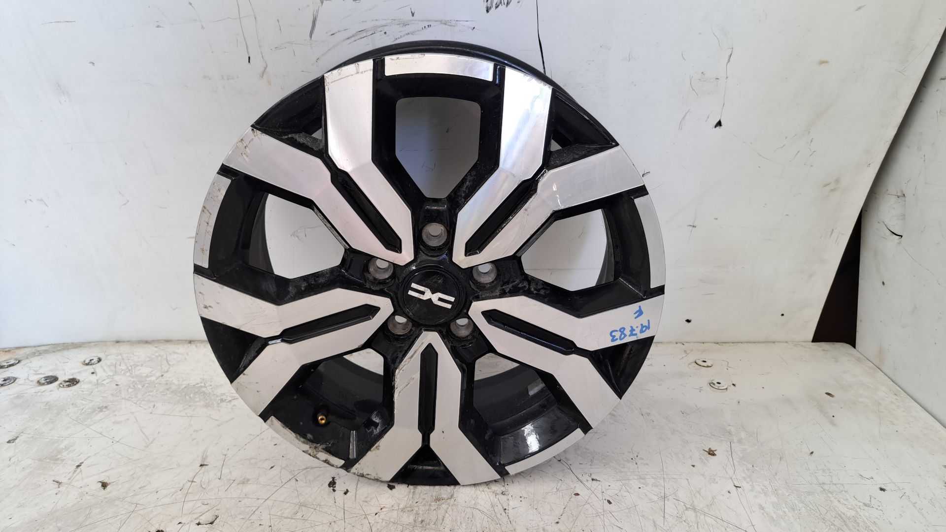 Recambio de llanta para dacia duster ii comfort referencia OEM IAM r17 403005180r 