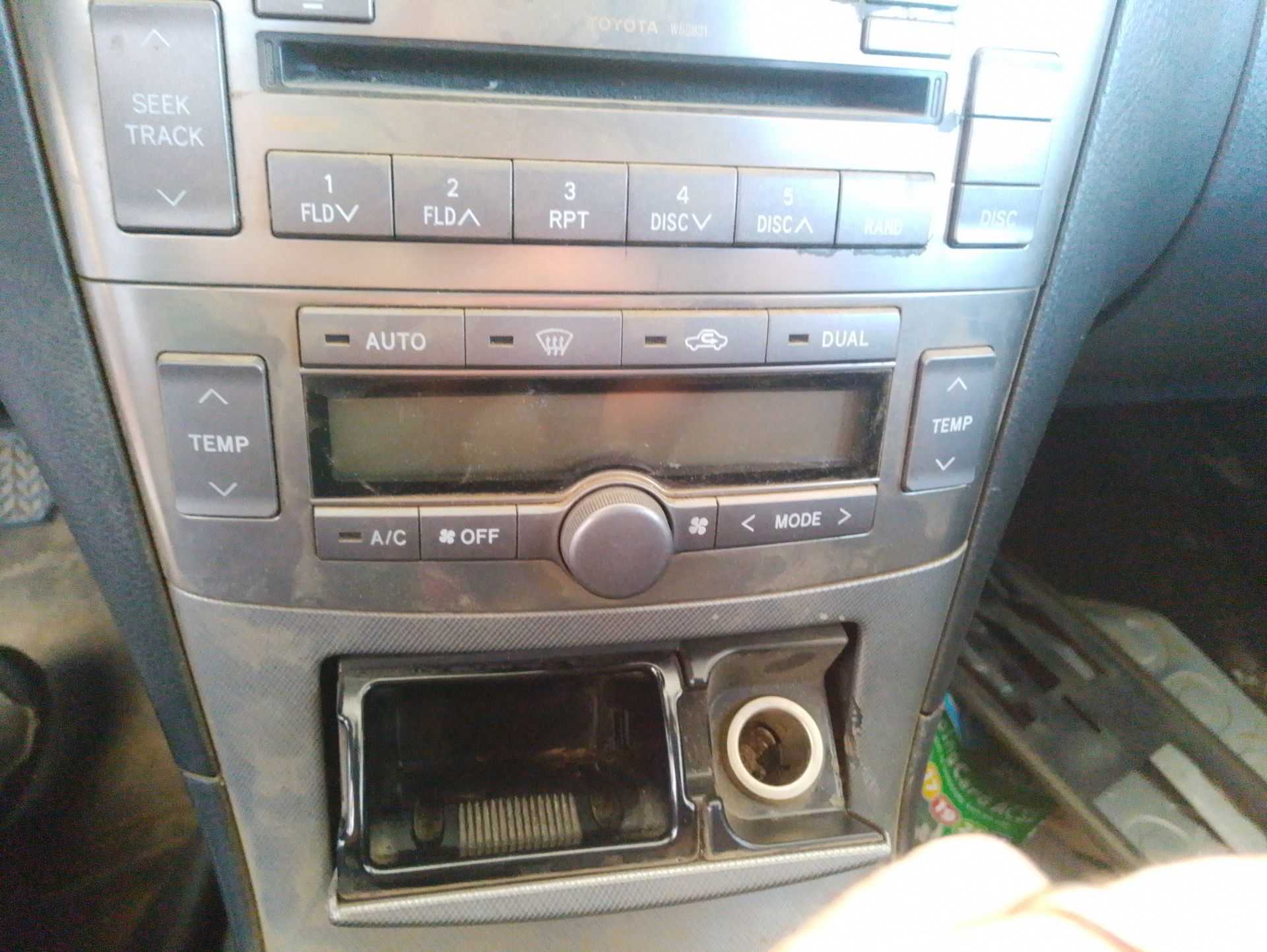 Recambio de mando climatizador para toyota avensis station wagon (_t25_) 2.2 d-4d (adt251_) referencia OEM IAM   