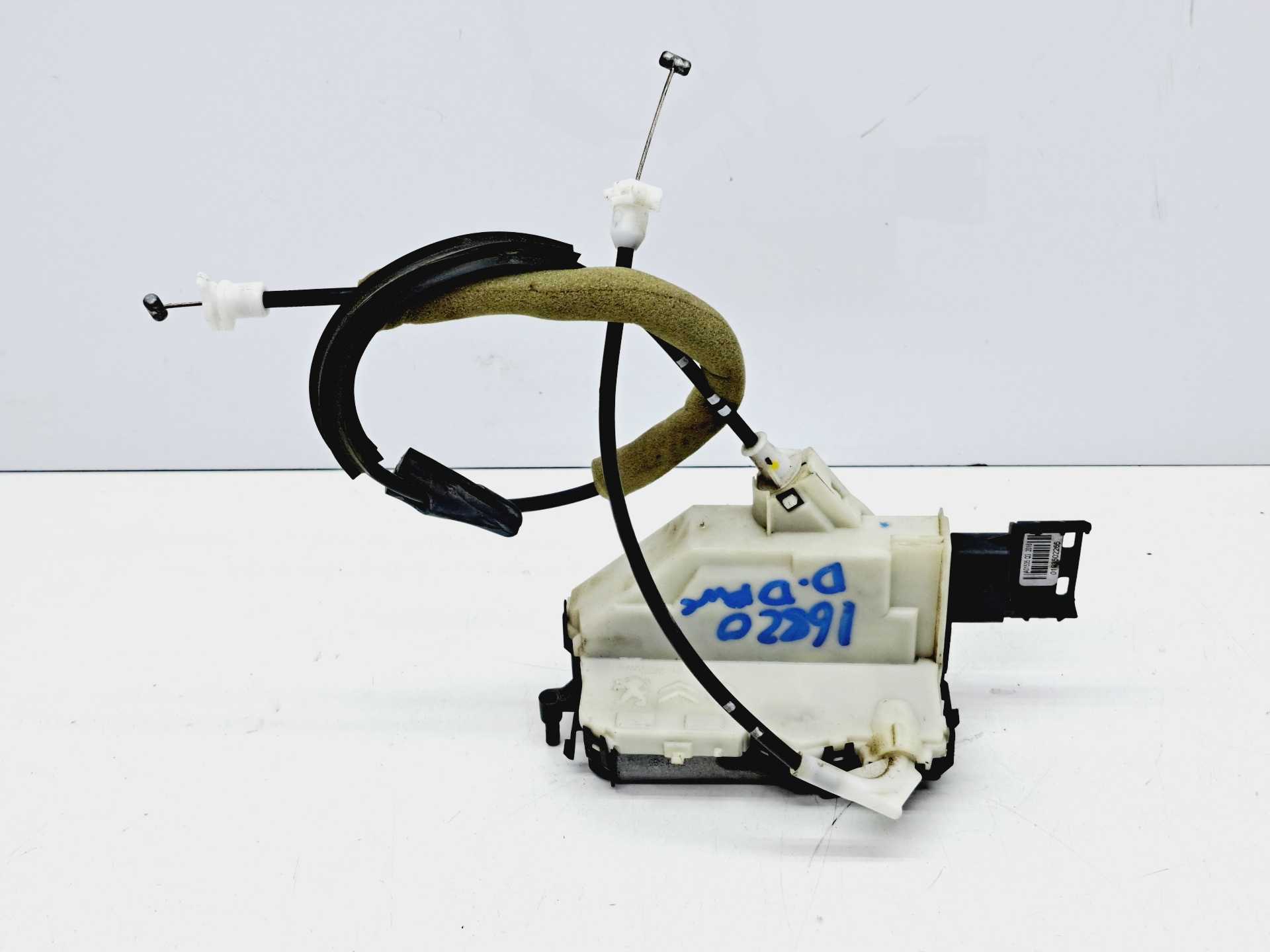 Recambio de cerradura puerta delantera derecha para peugeot partner kasten confort l1 referencia OEM IAM 828405  