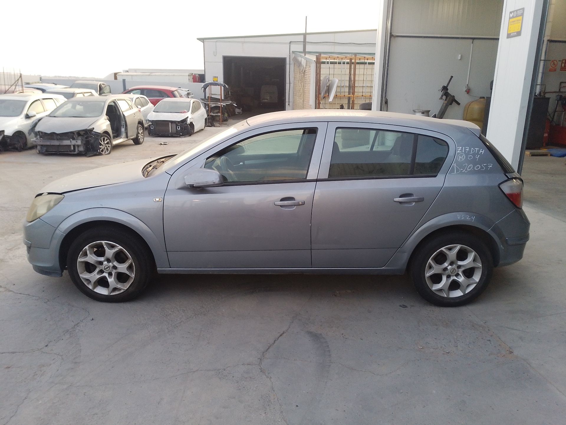 opel astra h gtc (a04) del año 2004