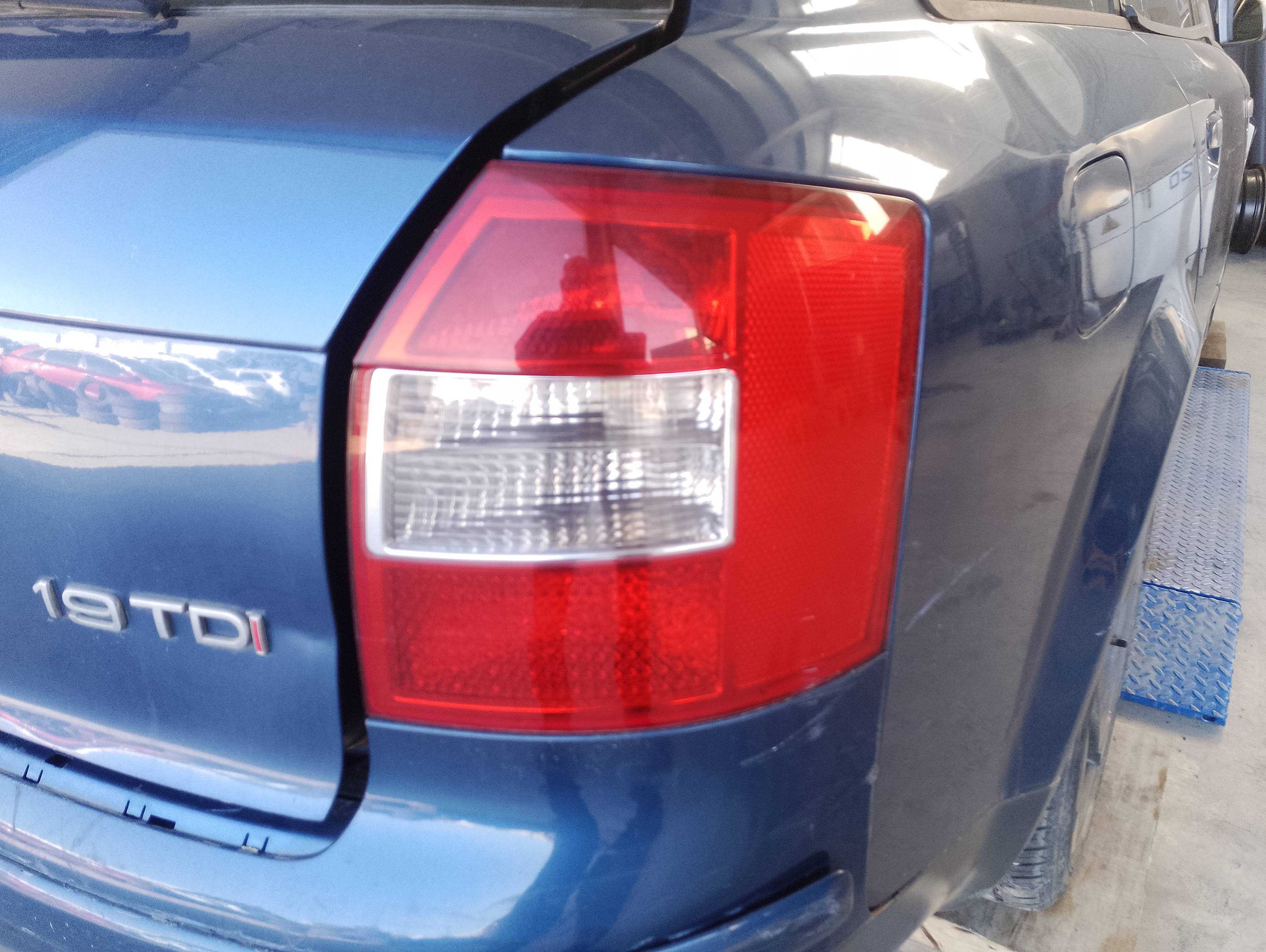 Recambio de piloto trasero derecho para audi a4 avant (8e) 1.9 tdi (96kw) referencia OEM IAM   