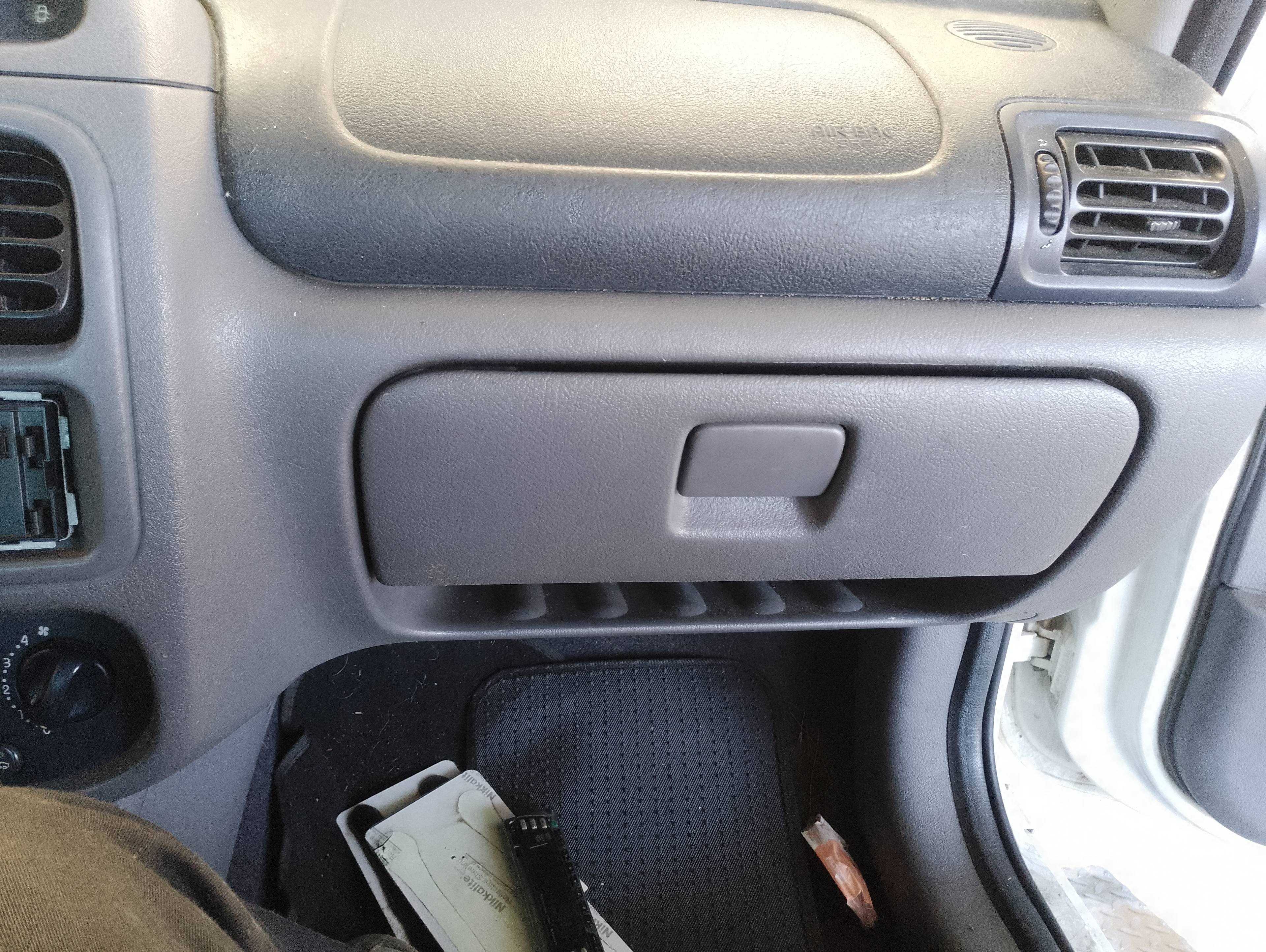Recambio de guantera para renault clio ii fase i (b/cbo) 1.9 d referencia OEM IAM   