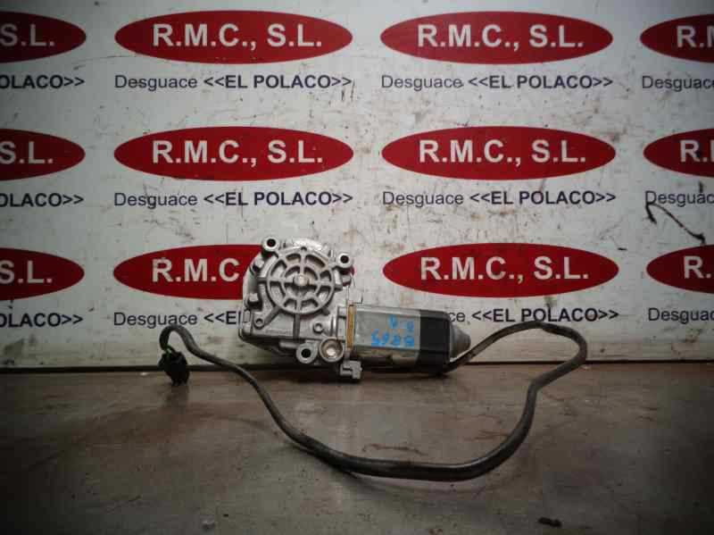Recambio de motor elevalunas delantero derecho para audi a6 berlina (c4) 2.3 referencia OEM IAM 0531826101  
