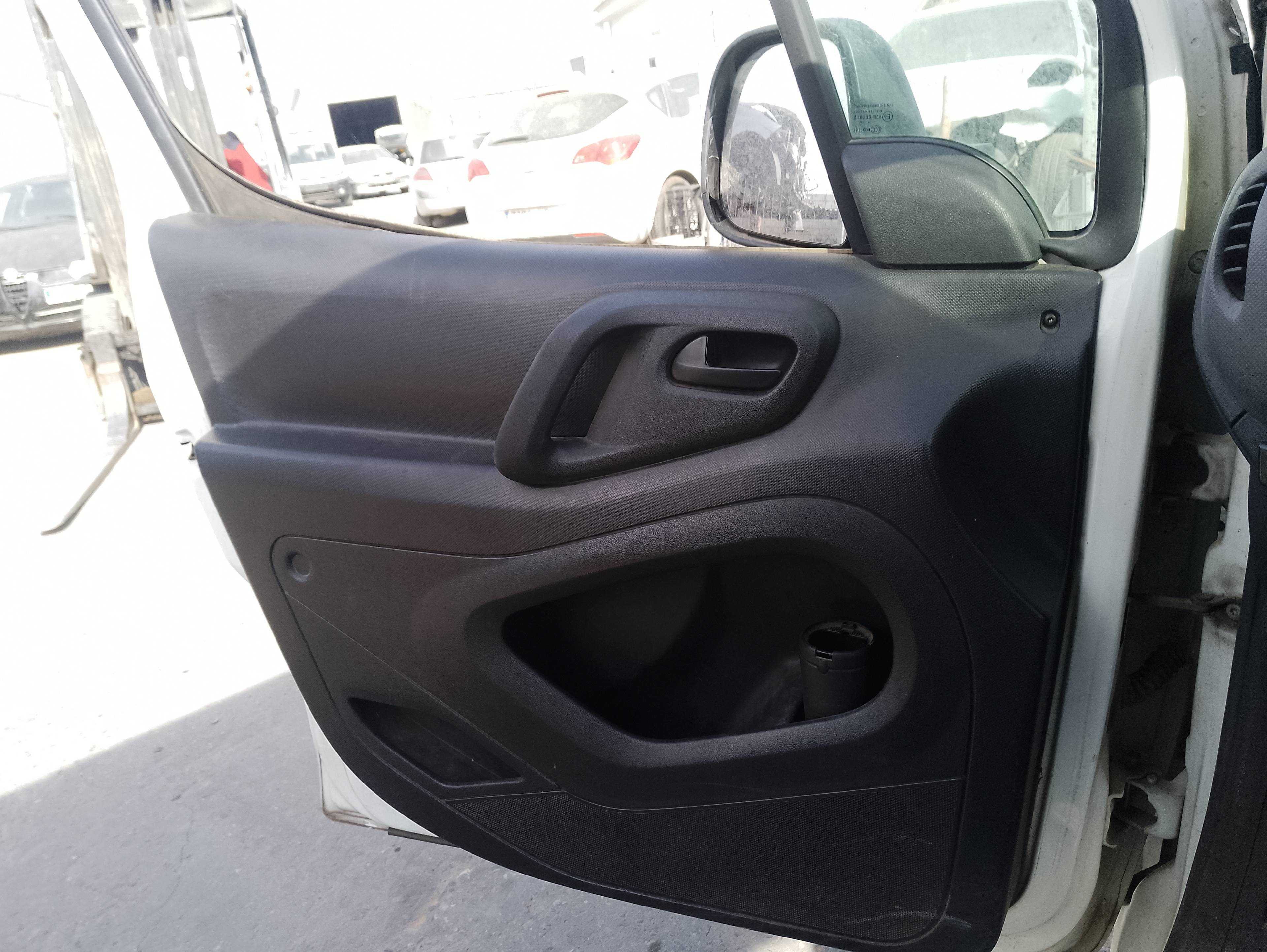 Recambio de guarnecido puerta delantera izquierda para citroën berlingo cuadro l1 referencia OEM IAM   